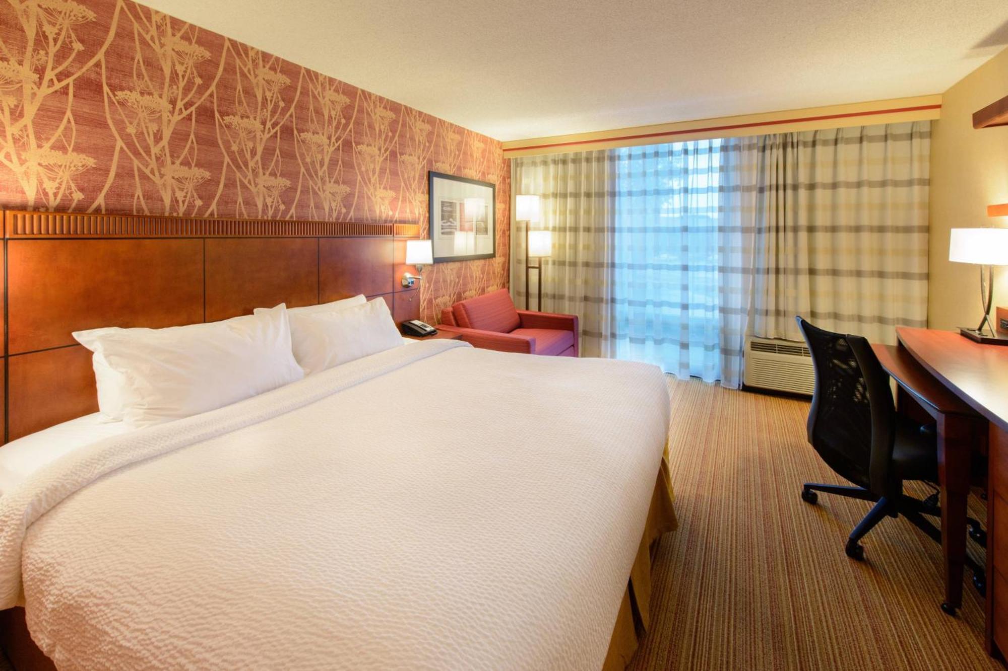 King Room with Roll-In Shower and Sofa Bed - Mobility Access/Hearing Accessible