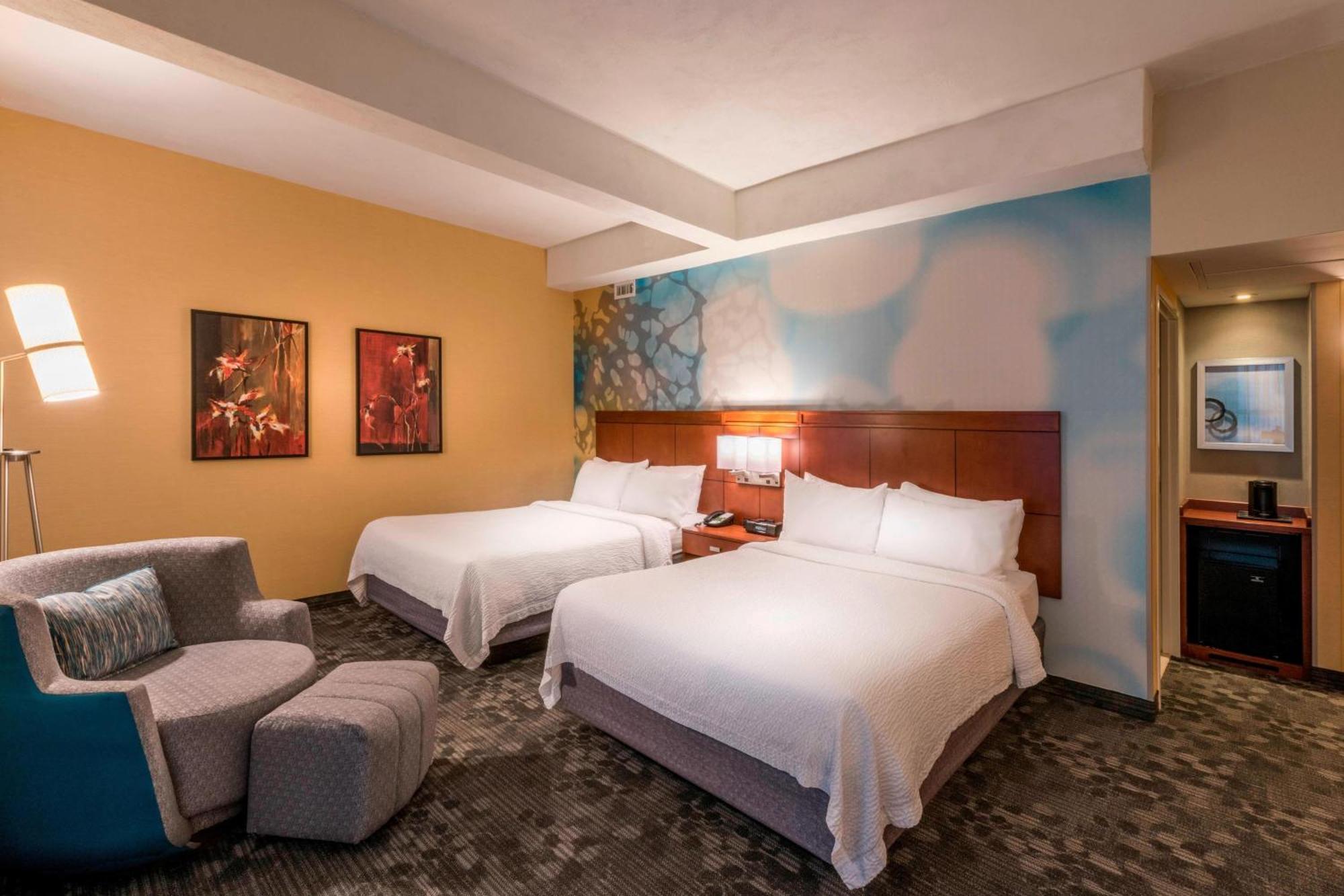 Queen Room with Two Queen Beds and Bathtub - Mobility Access/Hearing Accessible