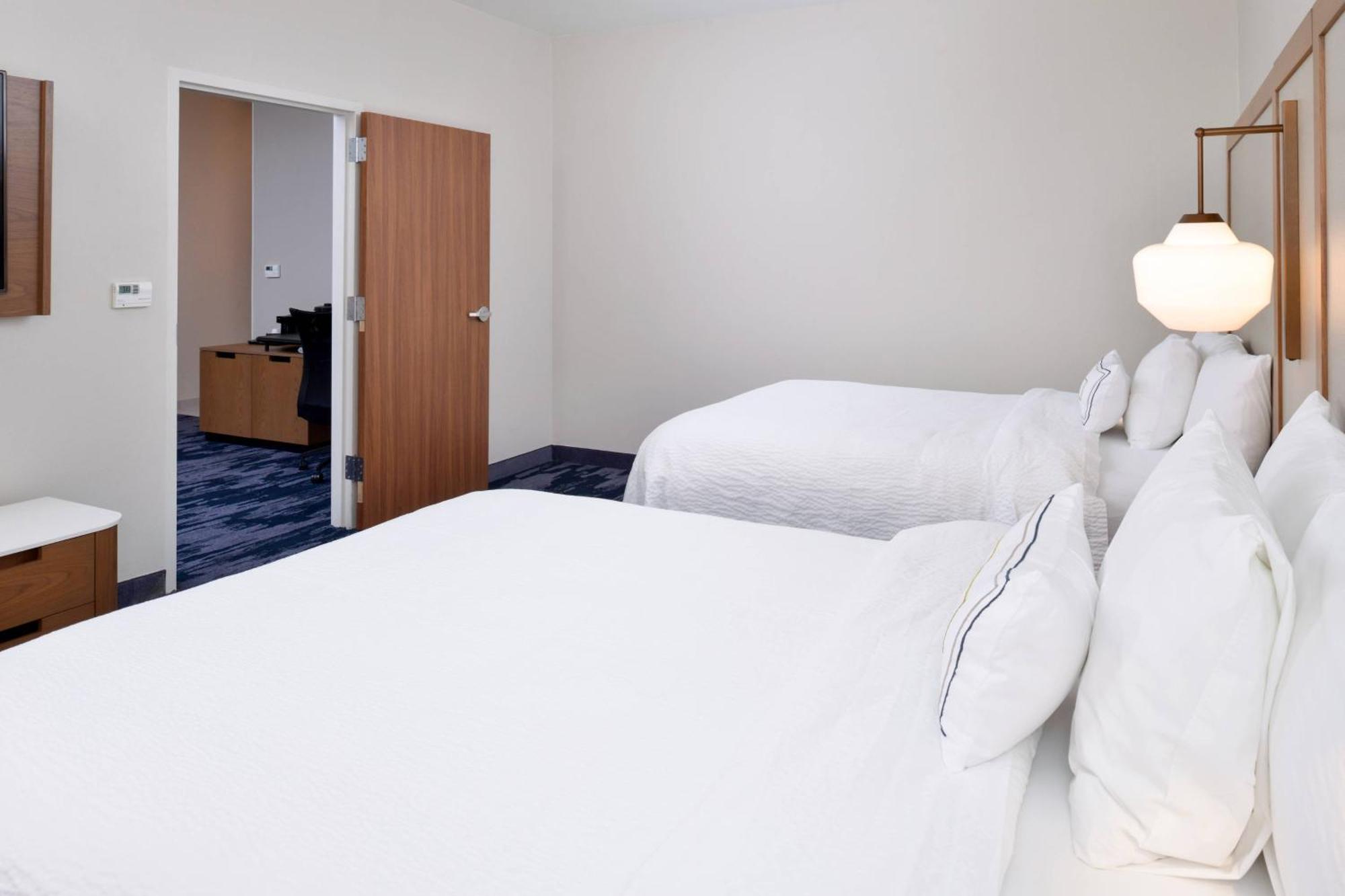 Standard Double Suite