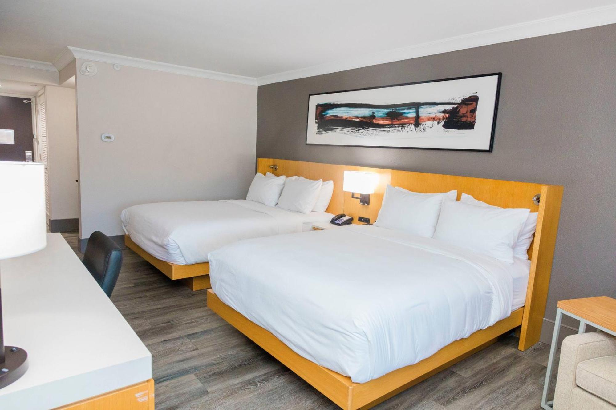 Double Queen Room