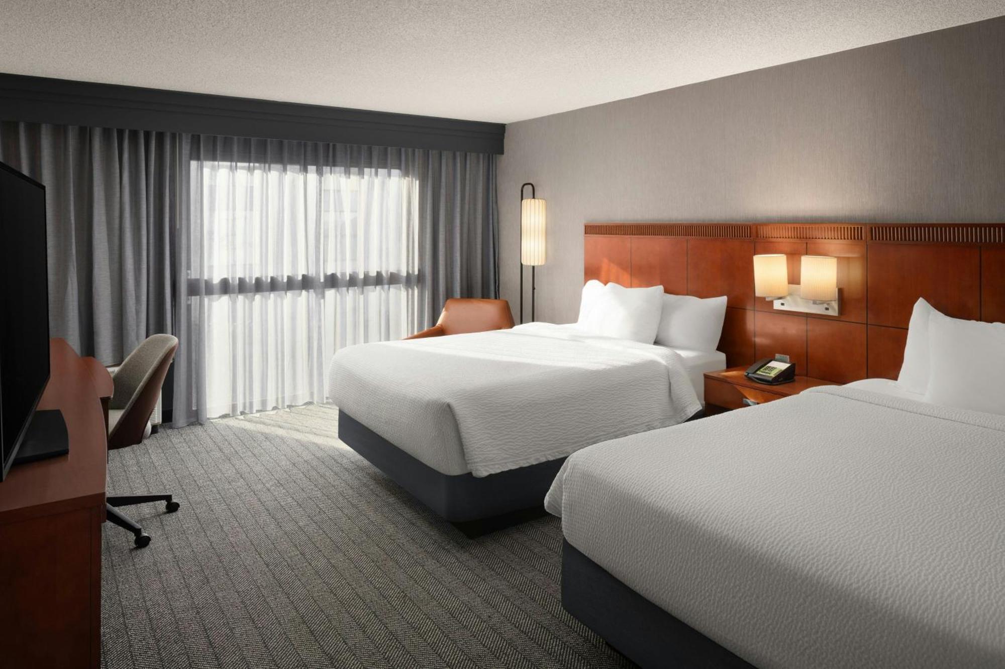Queen Room - Hearing Accessible