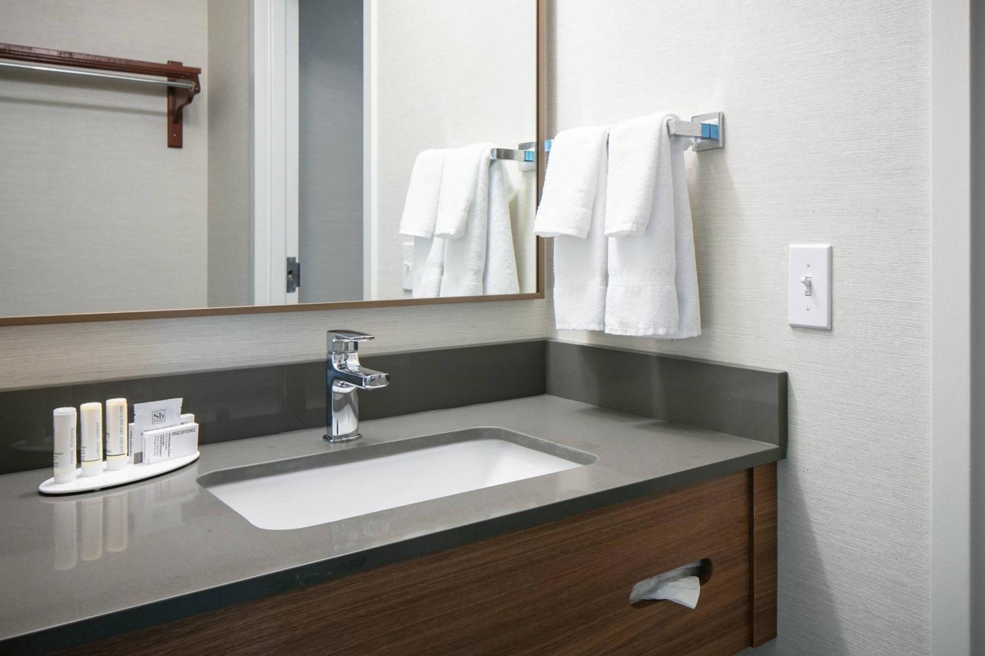 King Room - Hearing Accessible