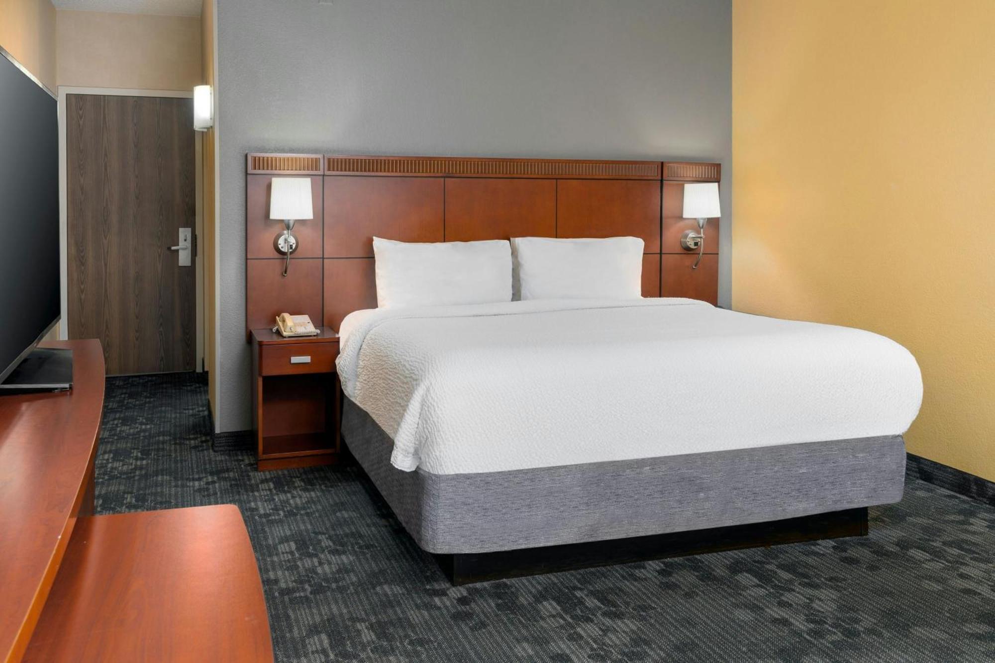 King Room with Roll-In Shower and Sofa Bed - Mobility Access/Hearing Accessible