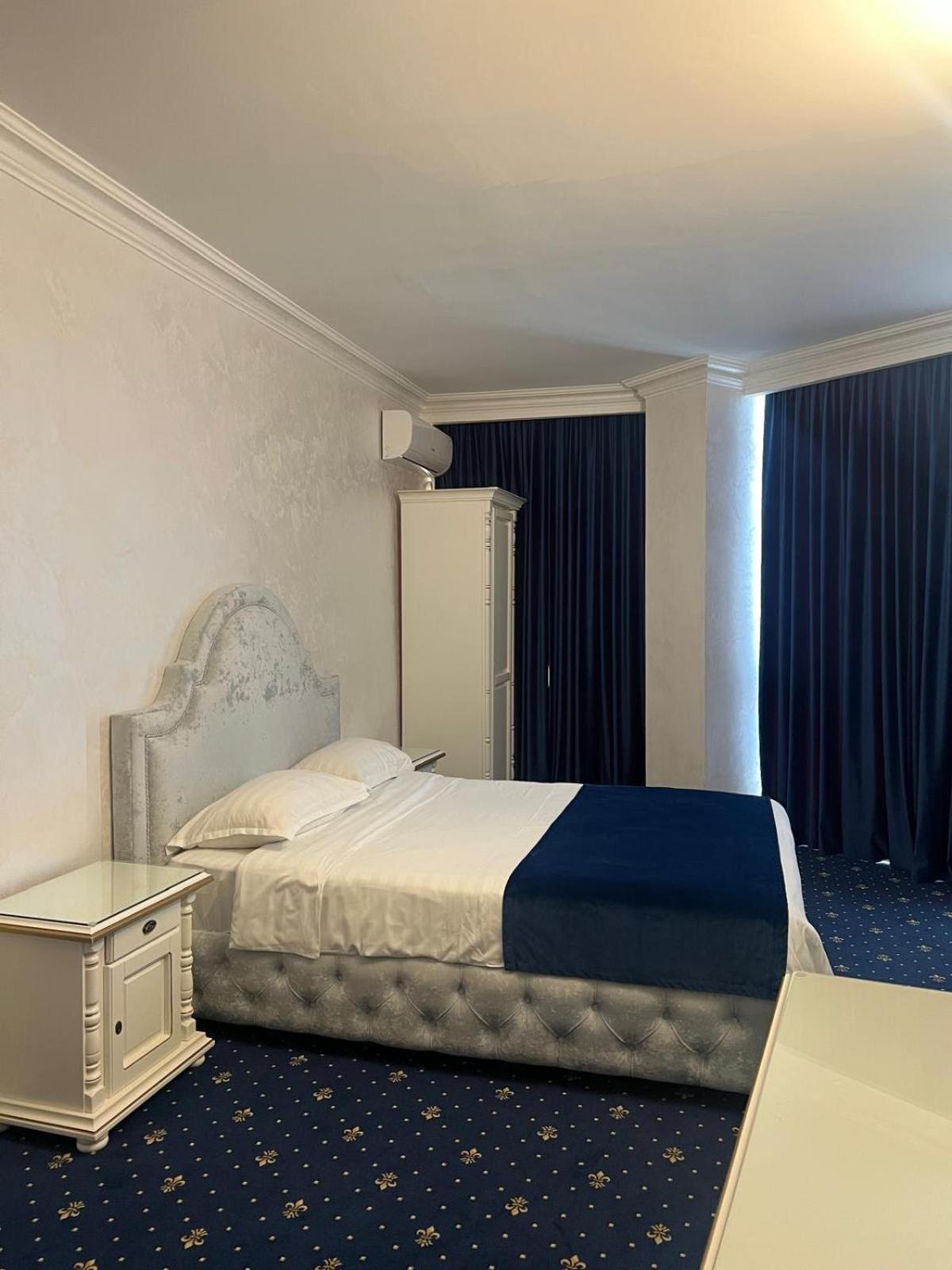 Double Room with Spa Bath