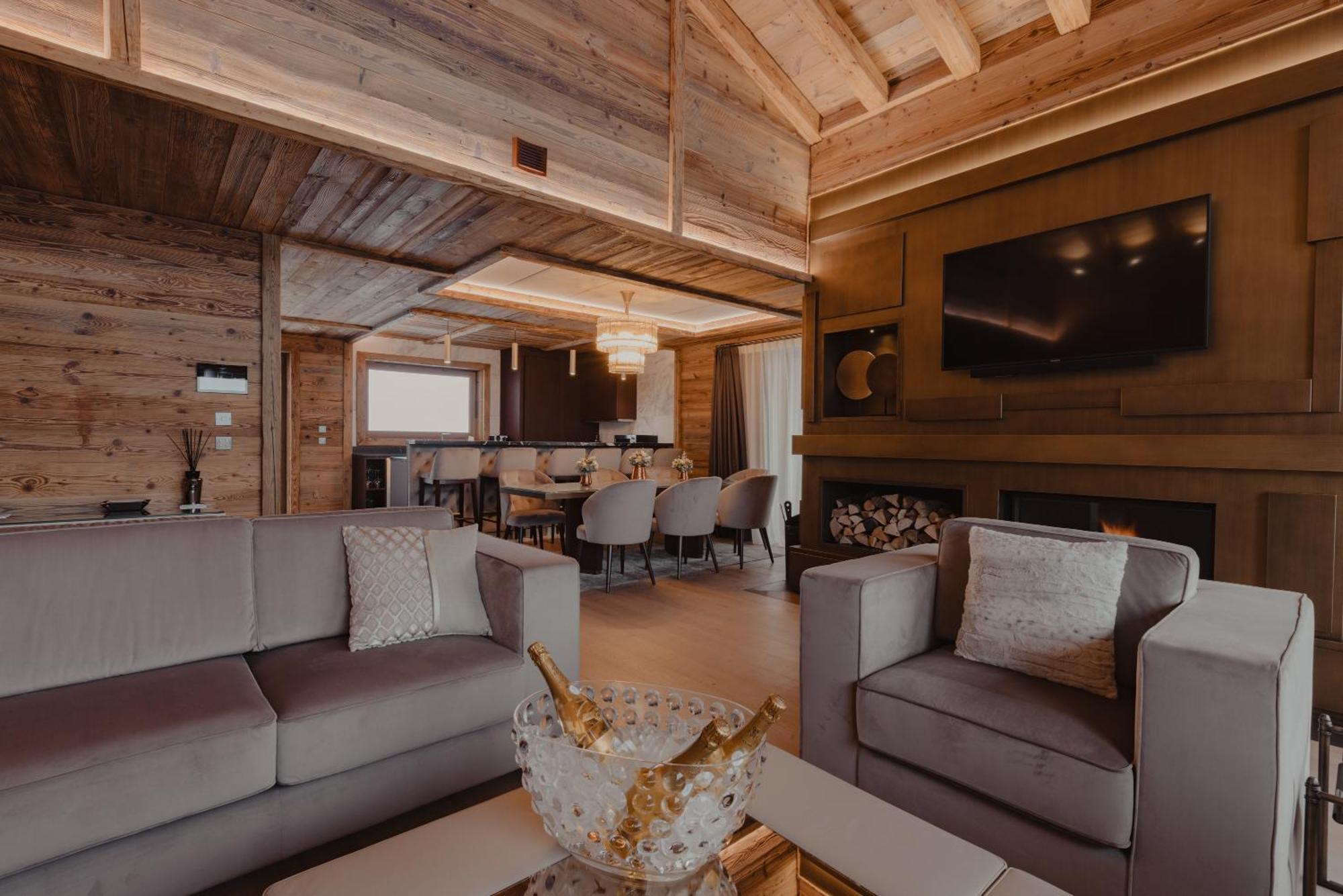 One-Bedroom Chalet,1632327541:JPEG