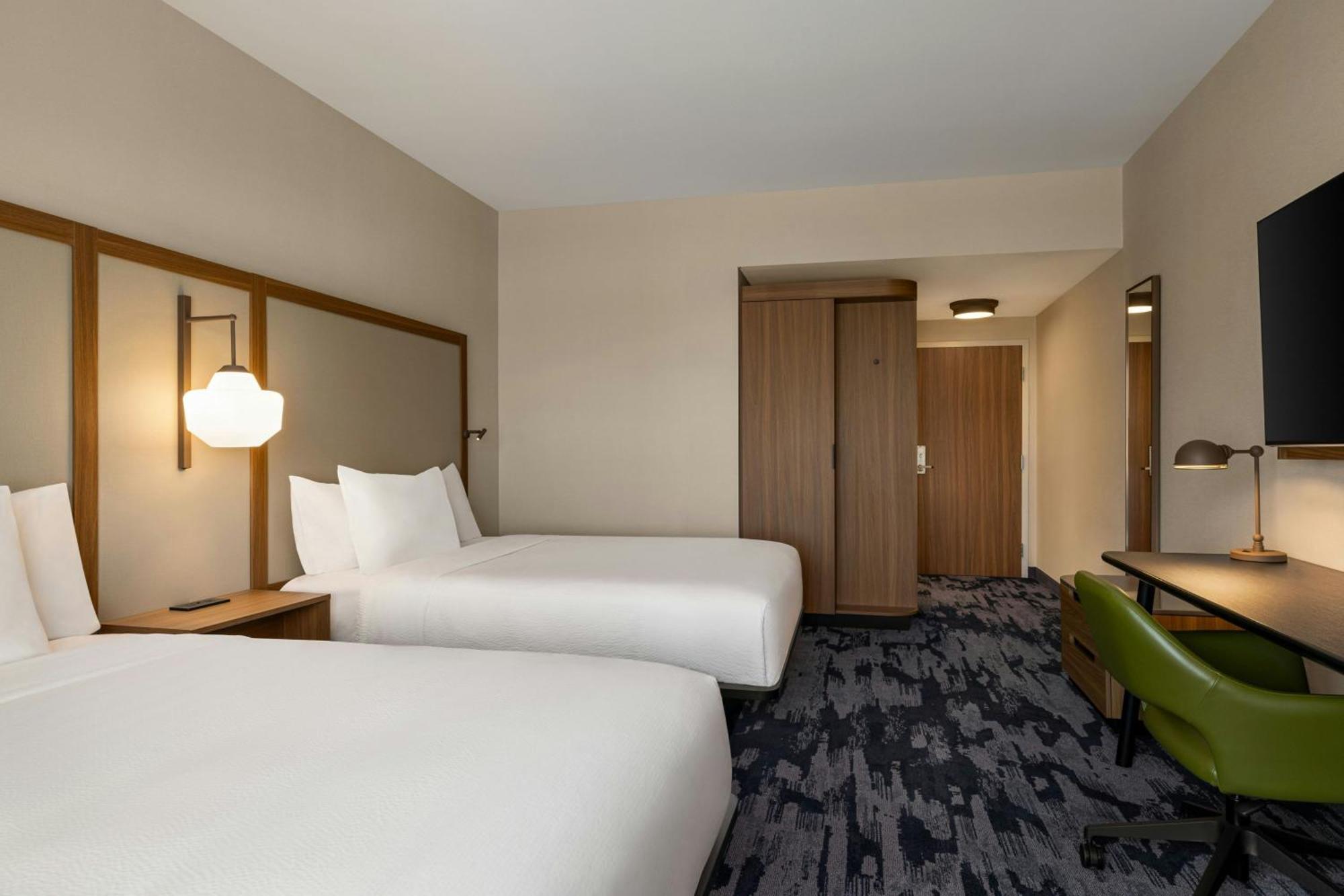 Queen Room with Two Queen Beds - Hearing Accessible