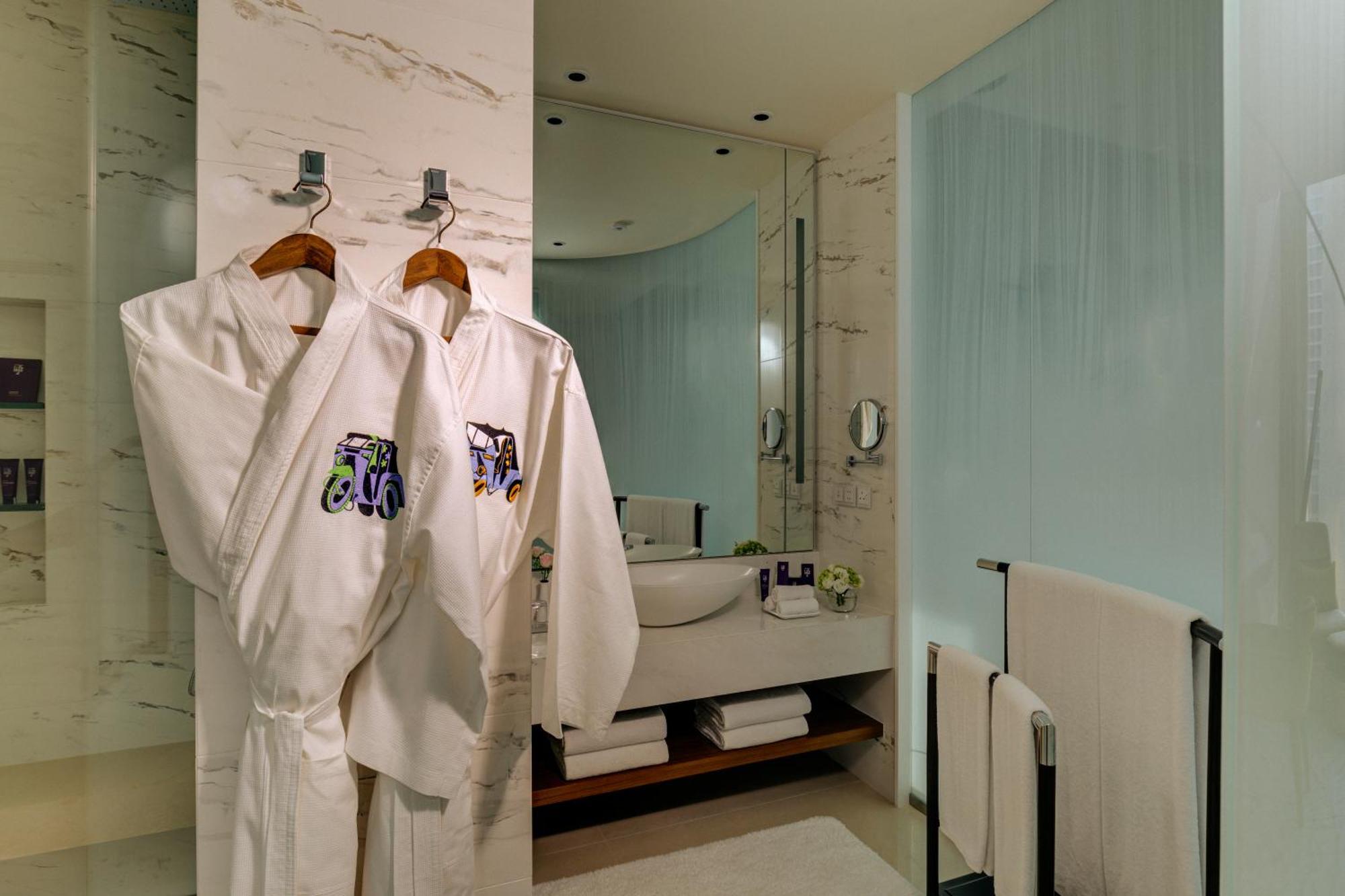 Premier Life Oceanfront View Twin Room
