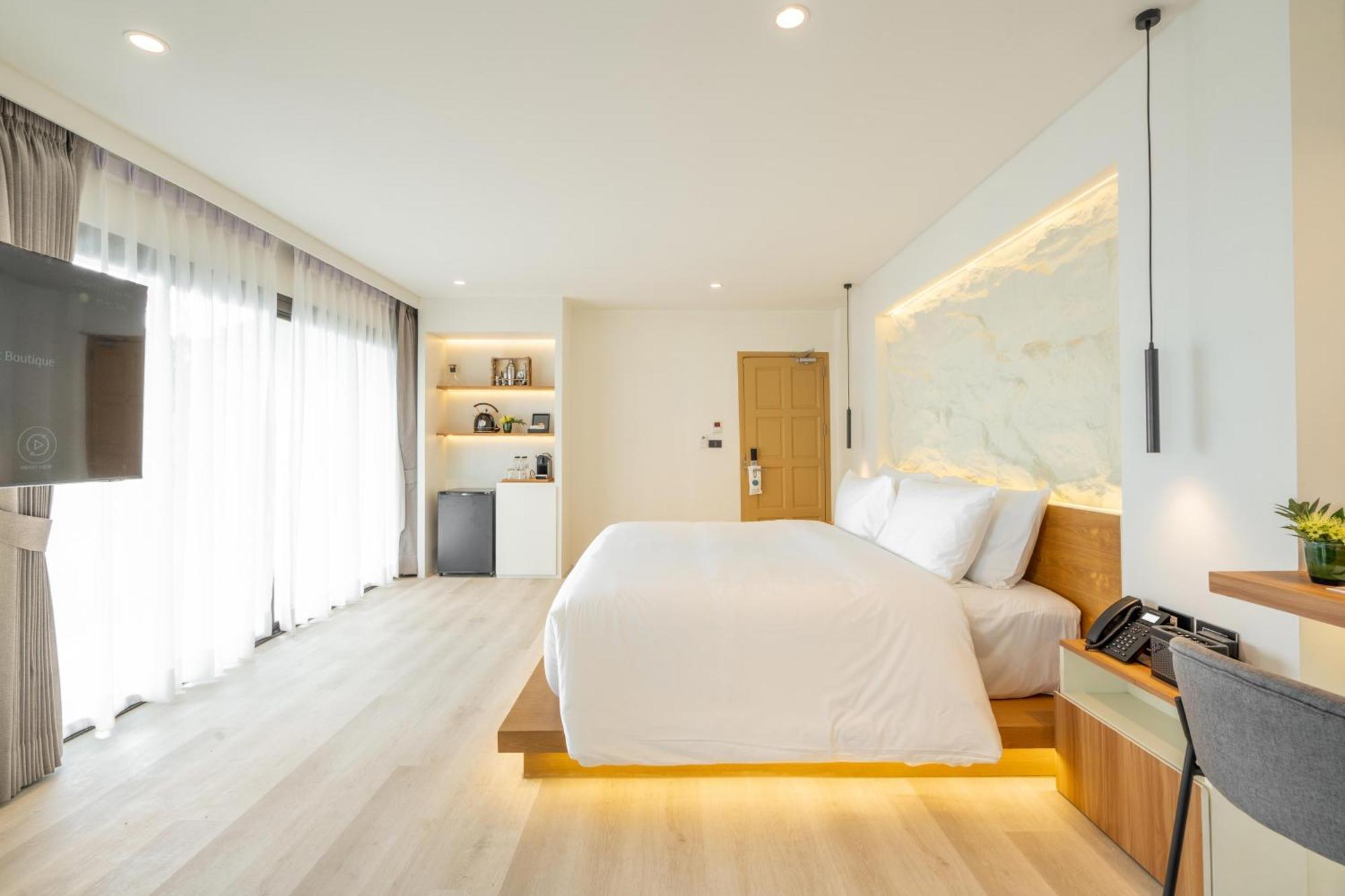 One Bedroom Jacuzzi Ocean View