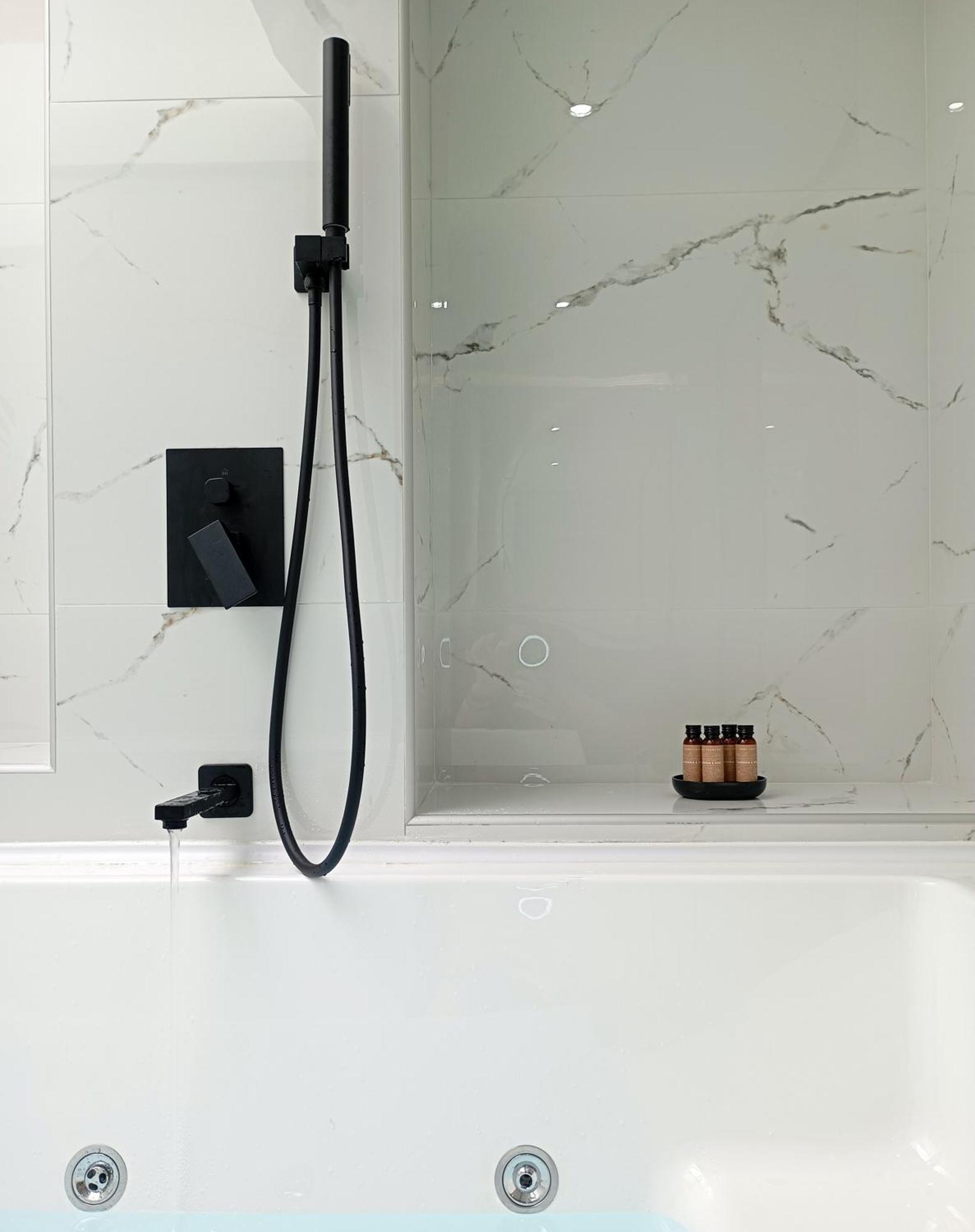 King Suite Spa Bath