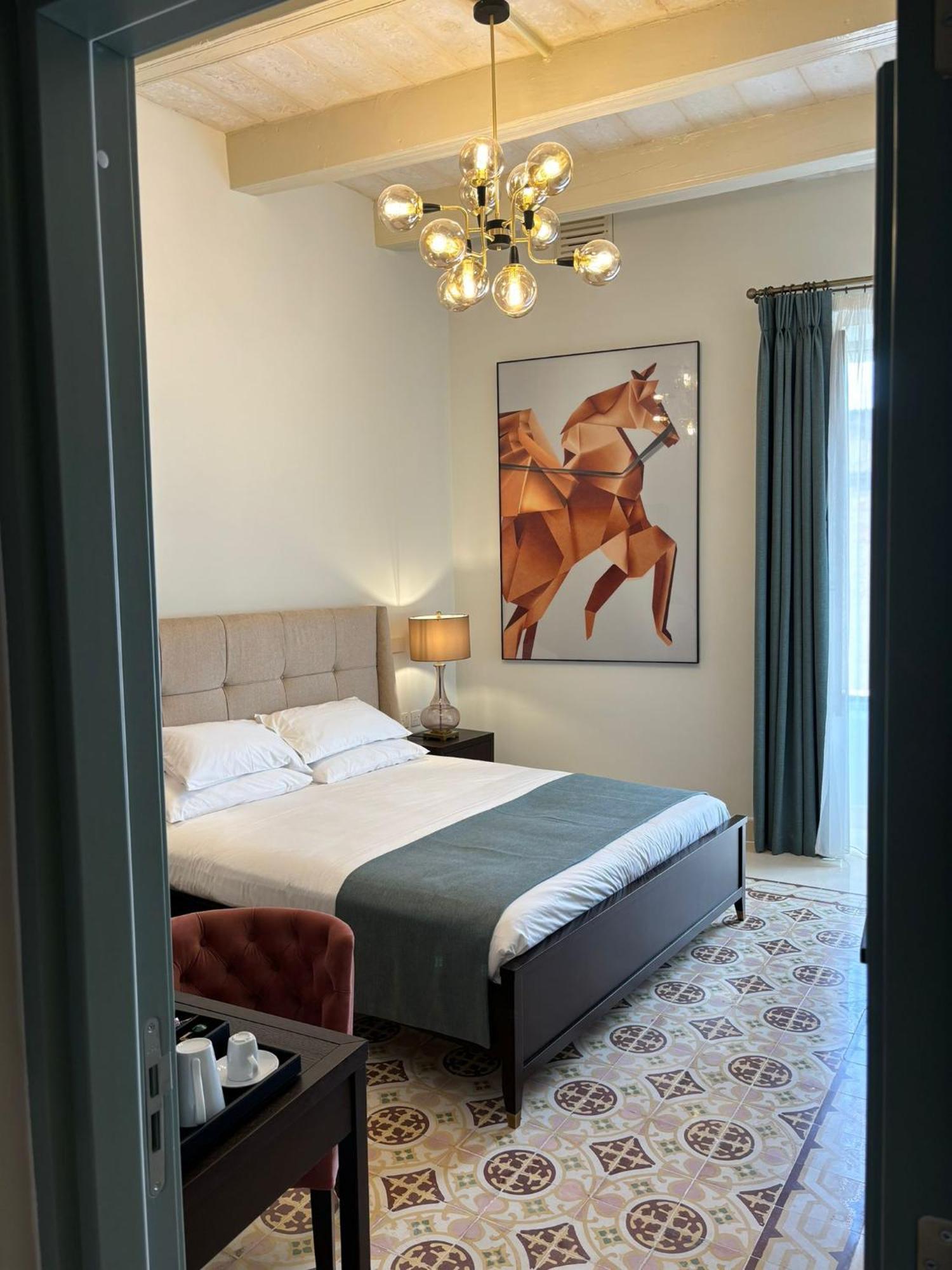 Double Room,1632964018:JPEG