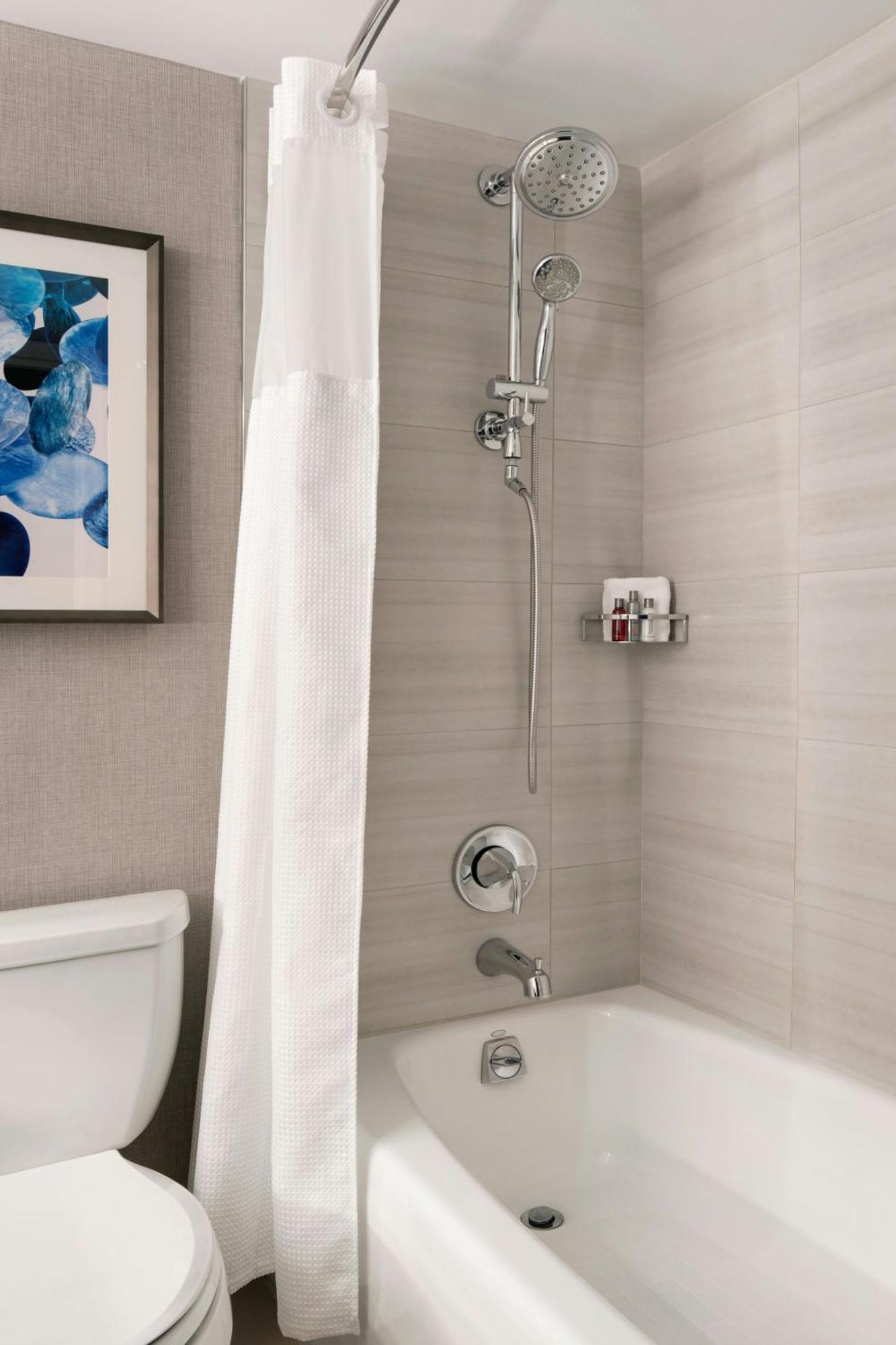 Queen Room Two Queen Beds Hearing Accessible