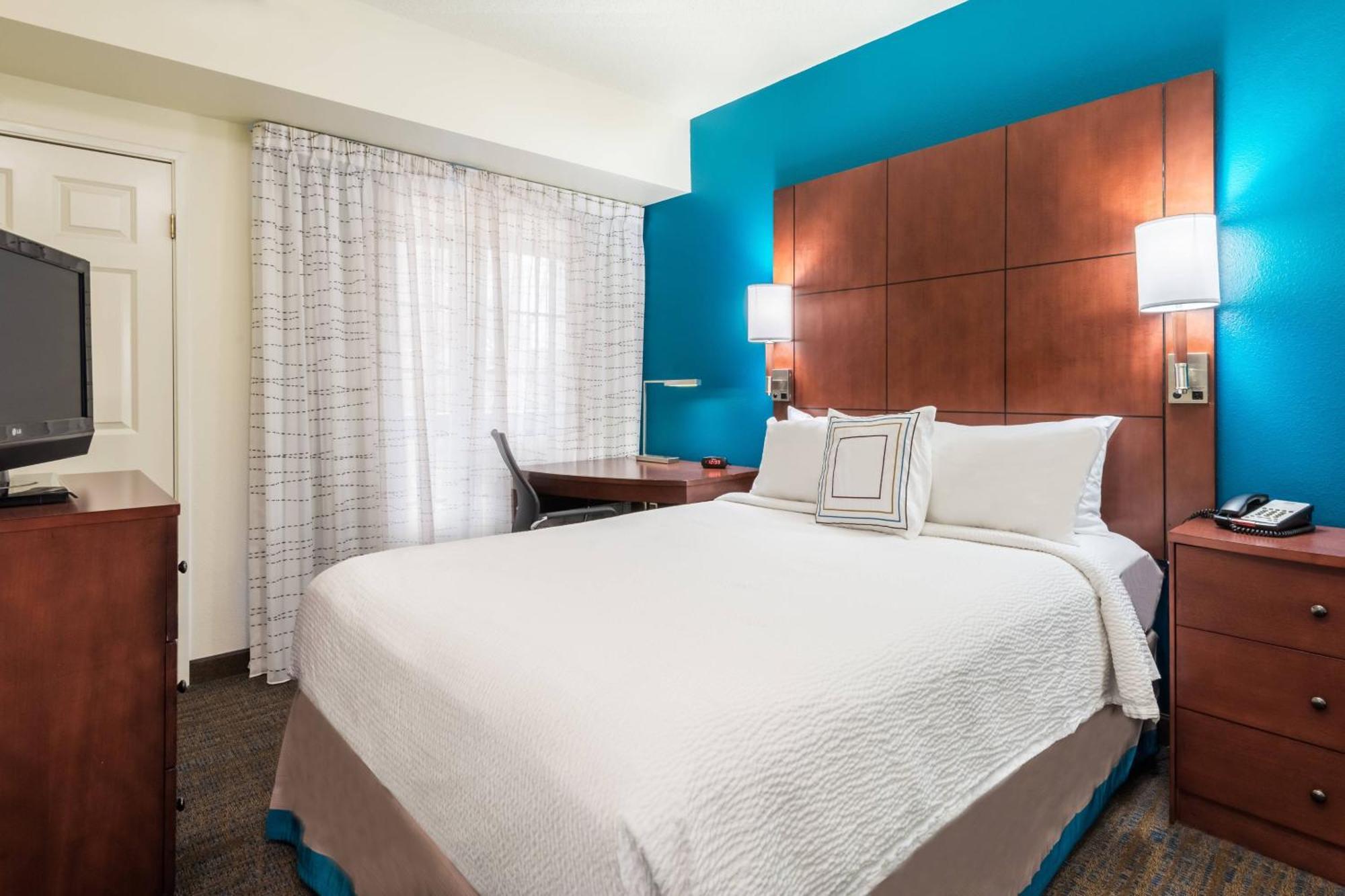 Two-Bedroom Suite with Fireplace - Mobility Accessible with Roll-in Shower