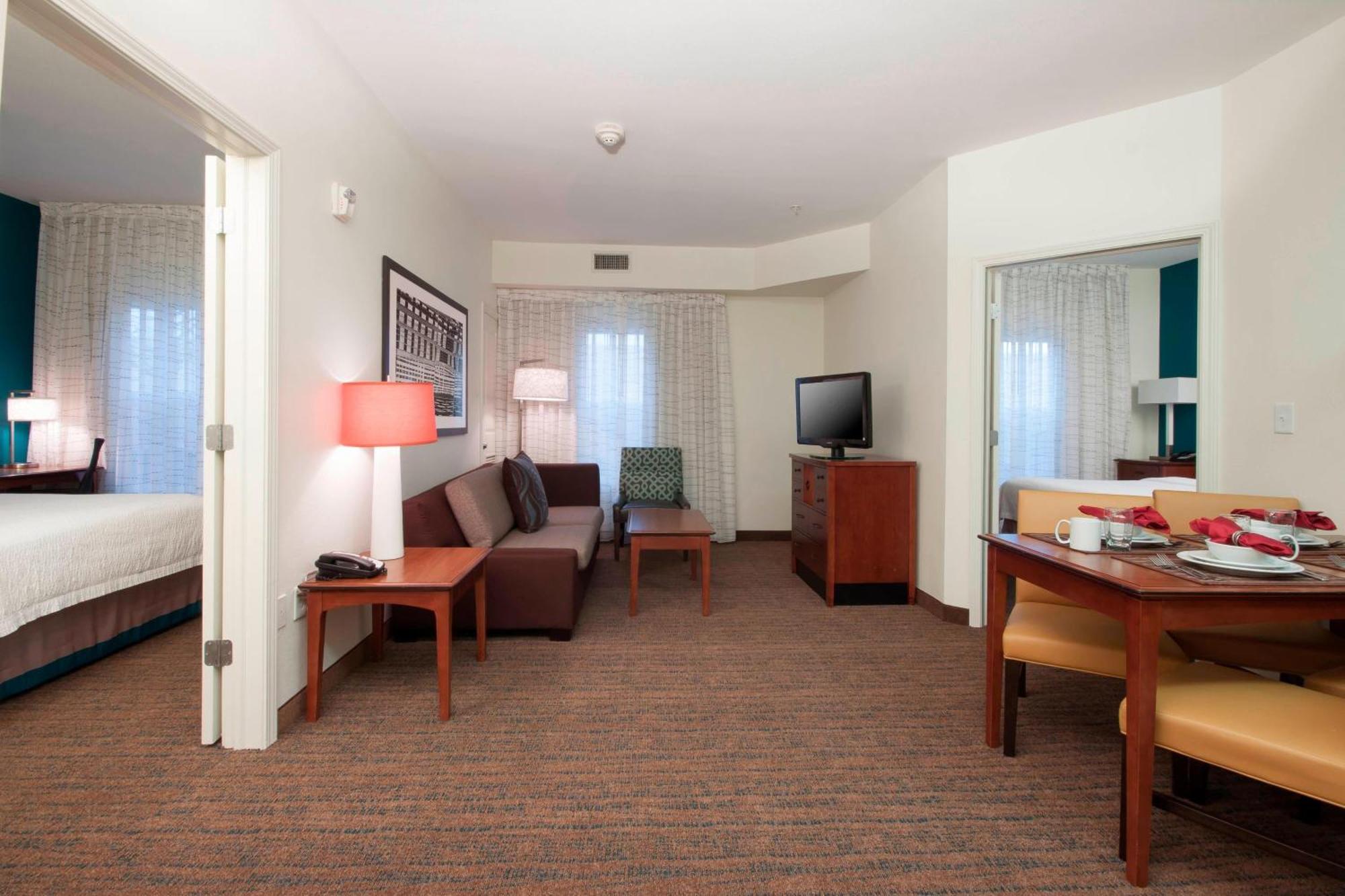 Two-Bedroom Suite,1632995922:JPEG