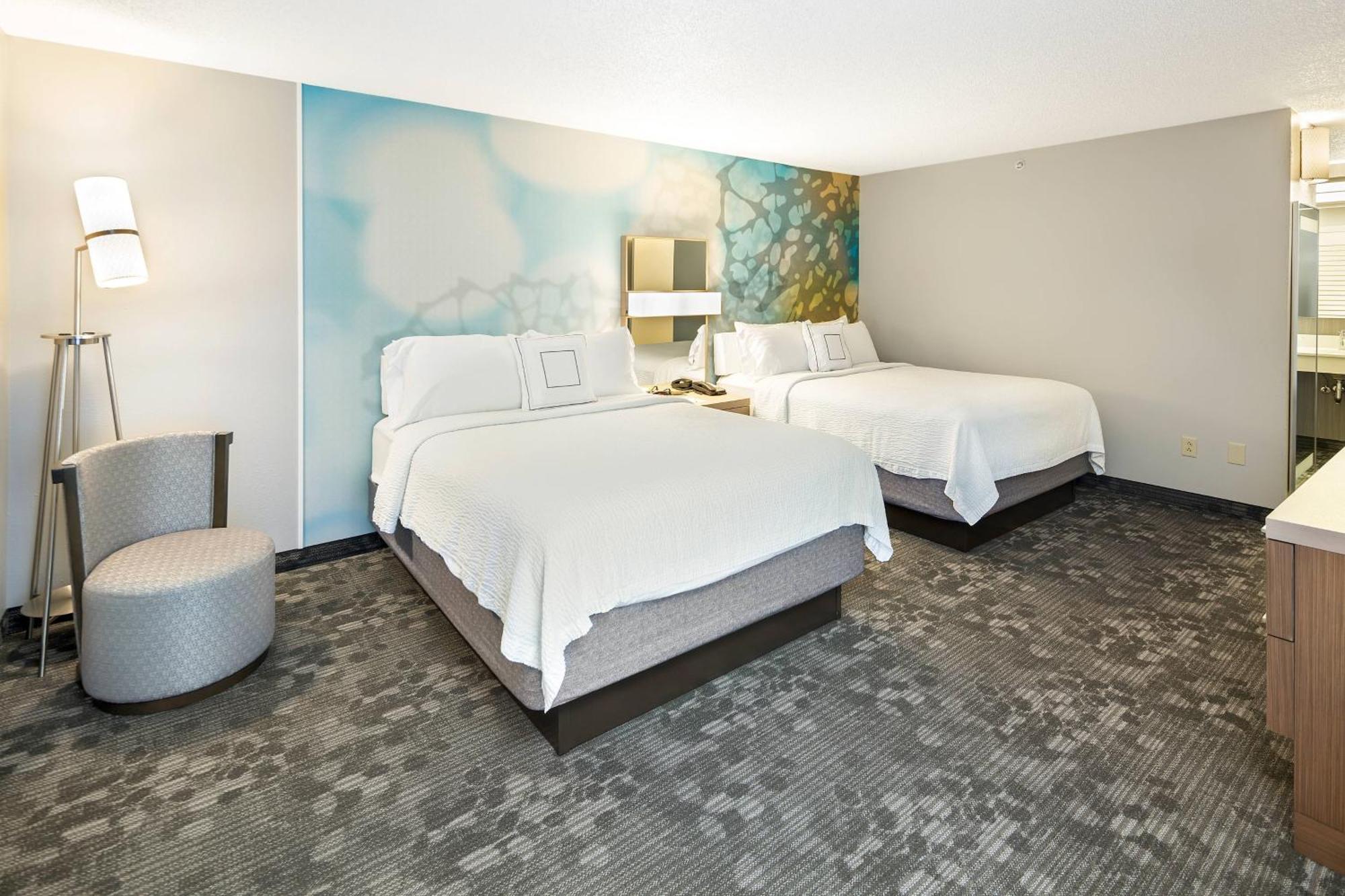 1 Bedroom 2 room Suite, 2 Queen, Sofa bed