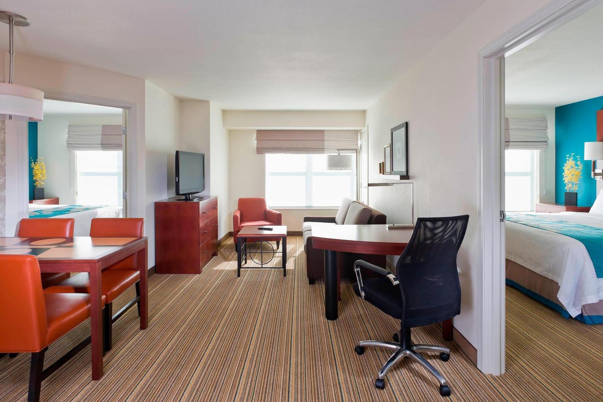 Two-Bedroom Suite,1666659039:JPEG