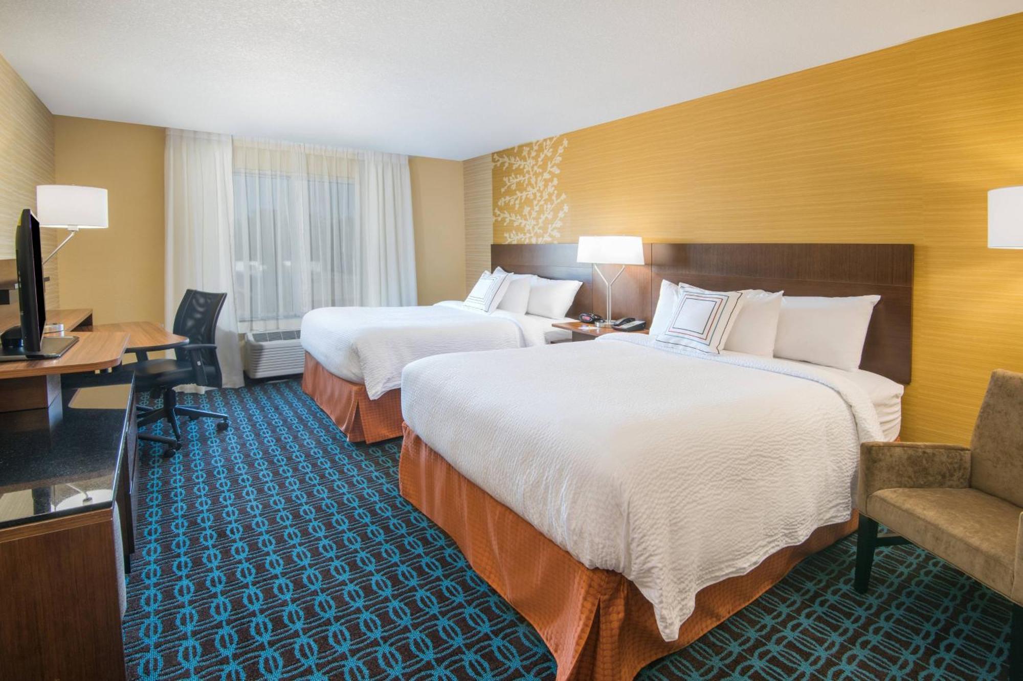 Queen Room with Two Queen Beds - Hearing Accessible