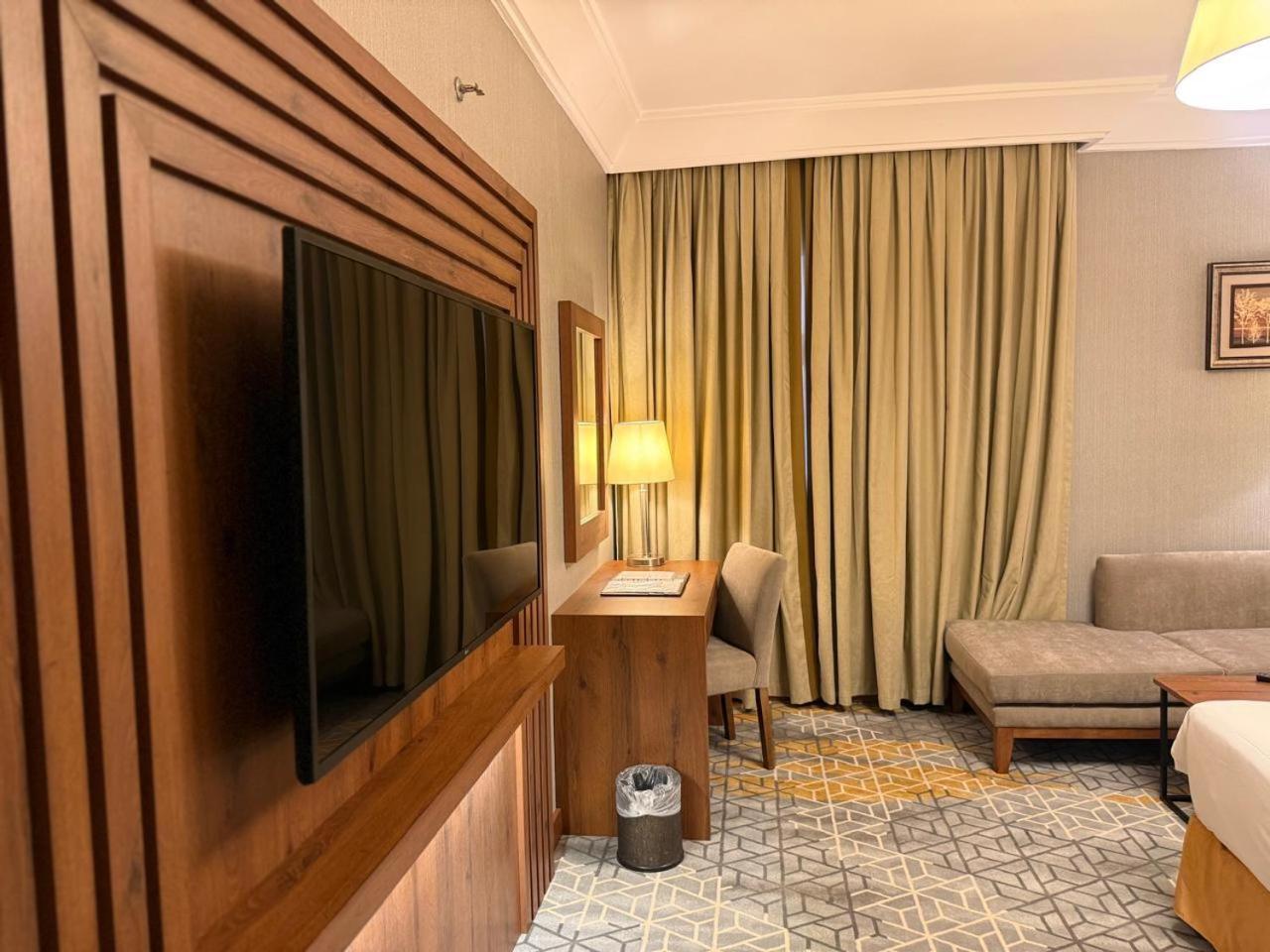 Deluxe Double Room,1633026684:JPEG