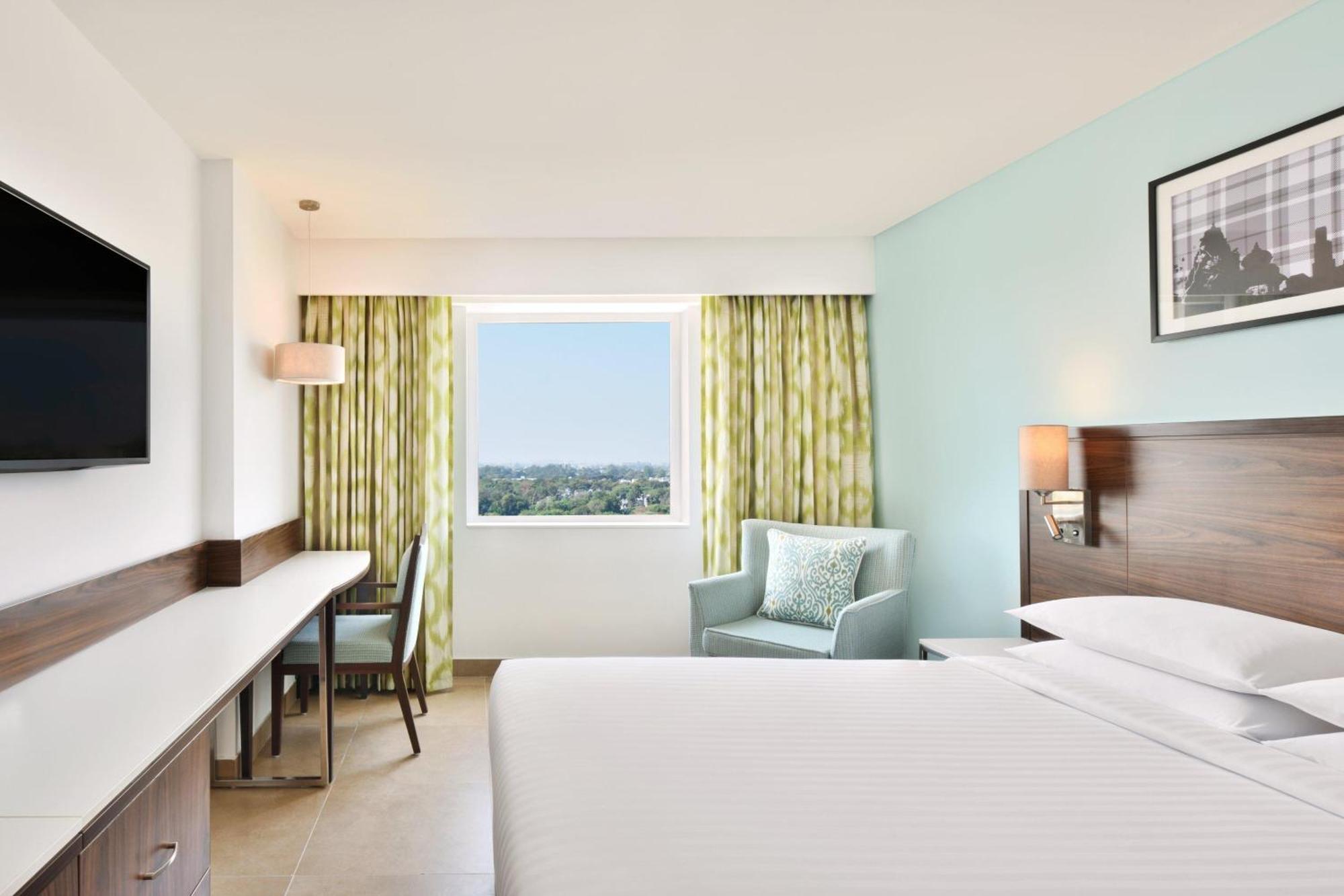 Fairfield Queen Room - INR 500 hotel credits on F&B per stay