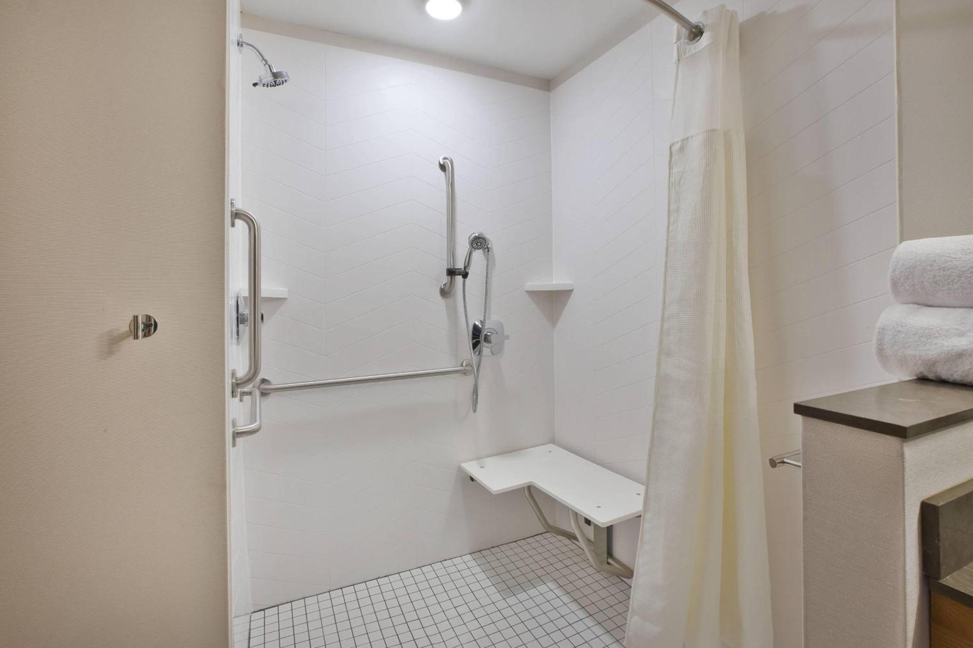 King Room - Hearing Accessible