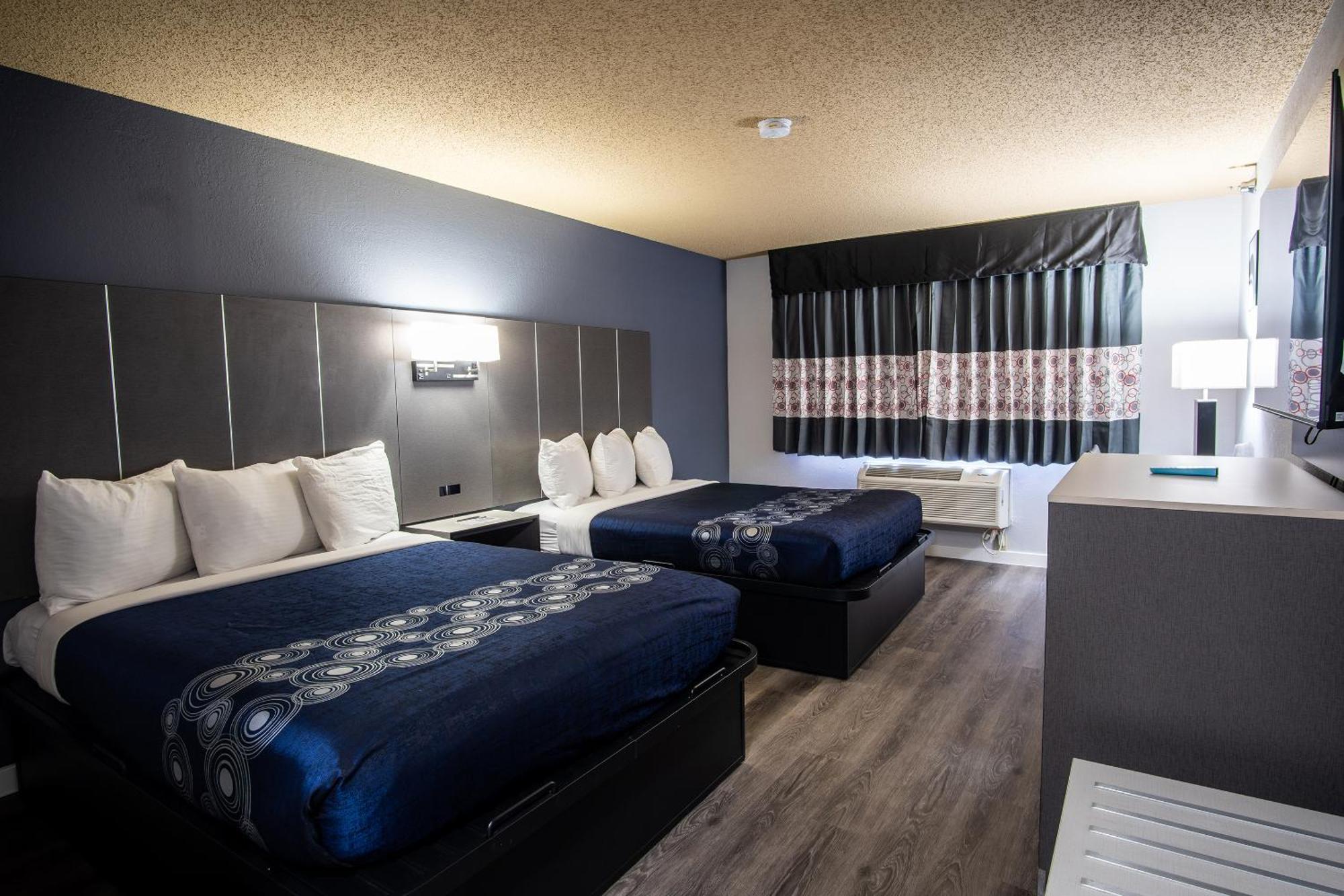 Deluxe Queen Room