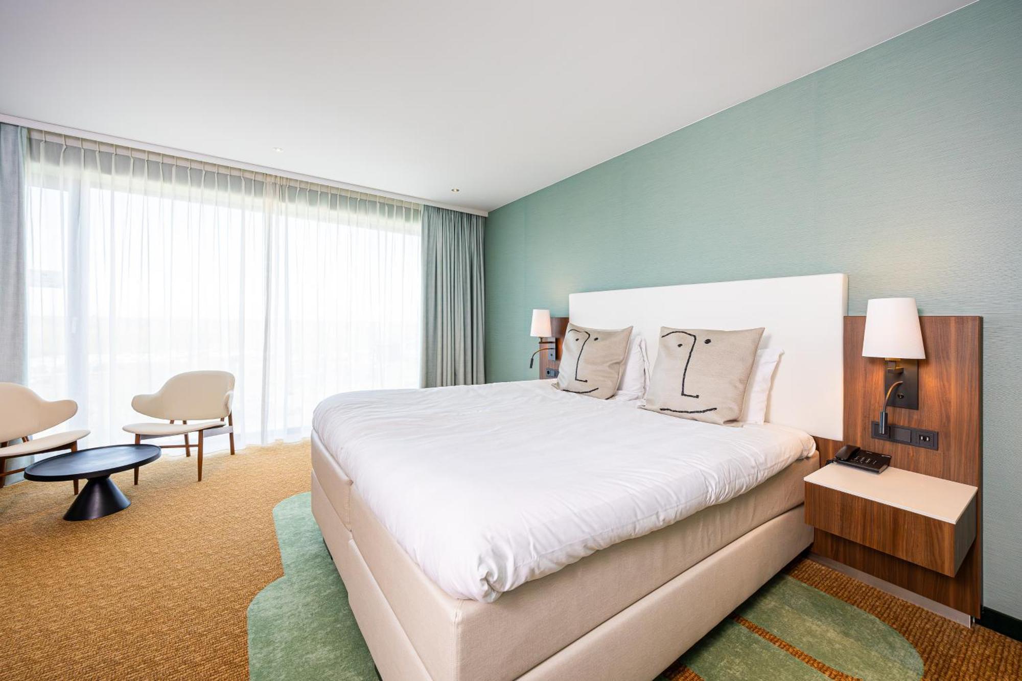 Deluxe Room Park Sleep & Fly 14 days