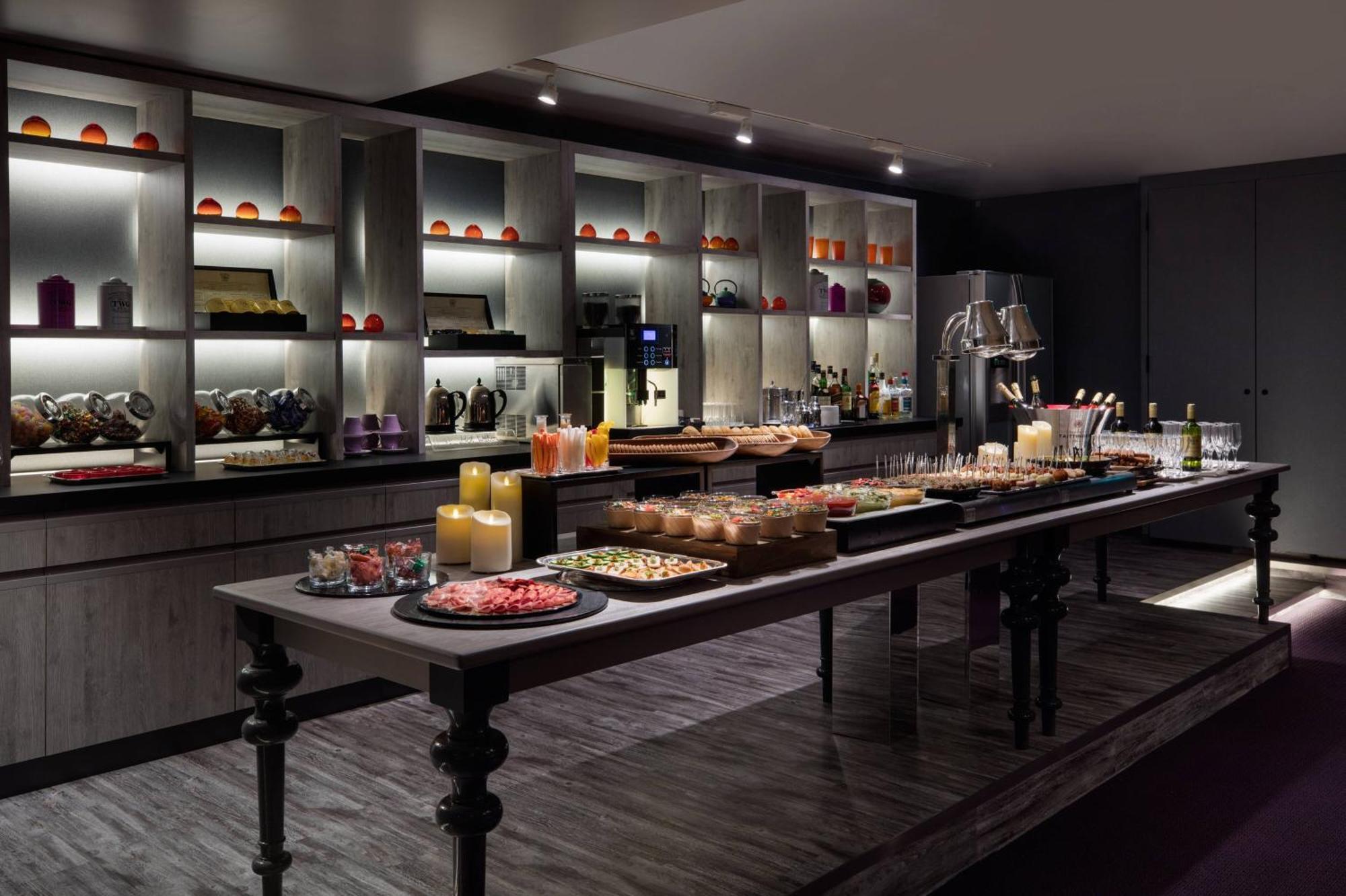 Executive King Room Club Lounge Access