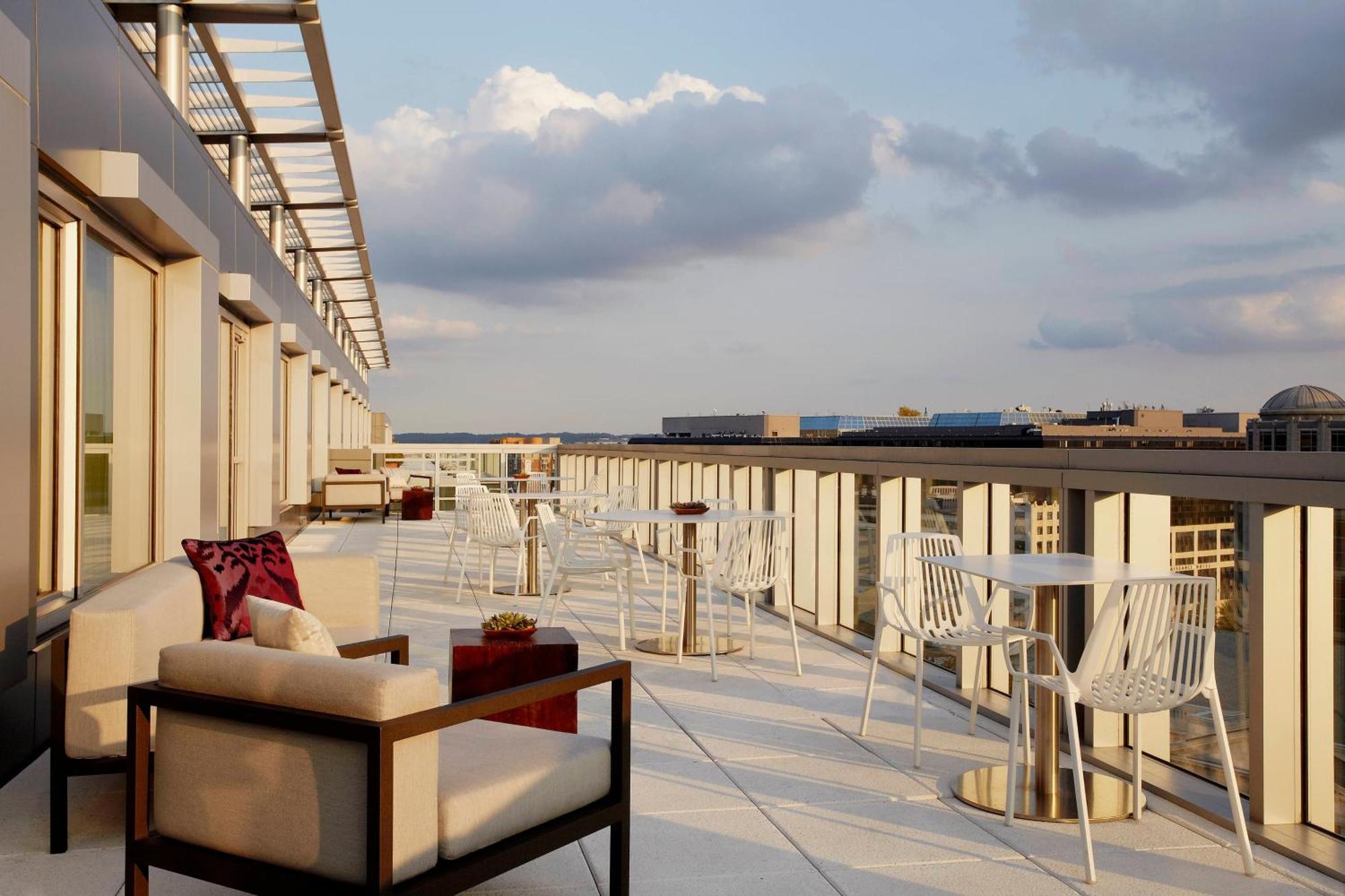King Room Club Level
