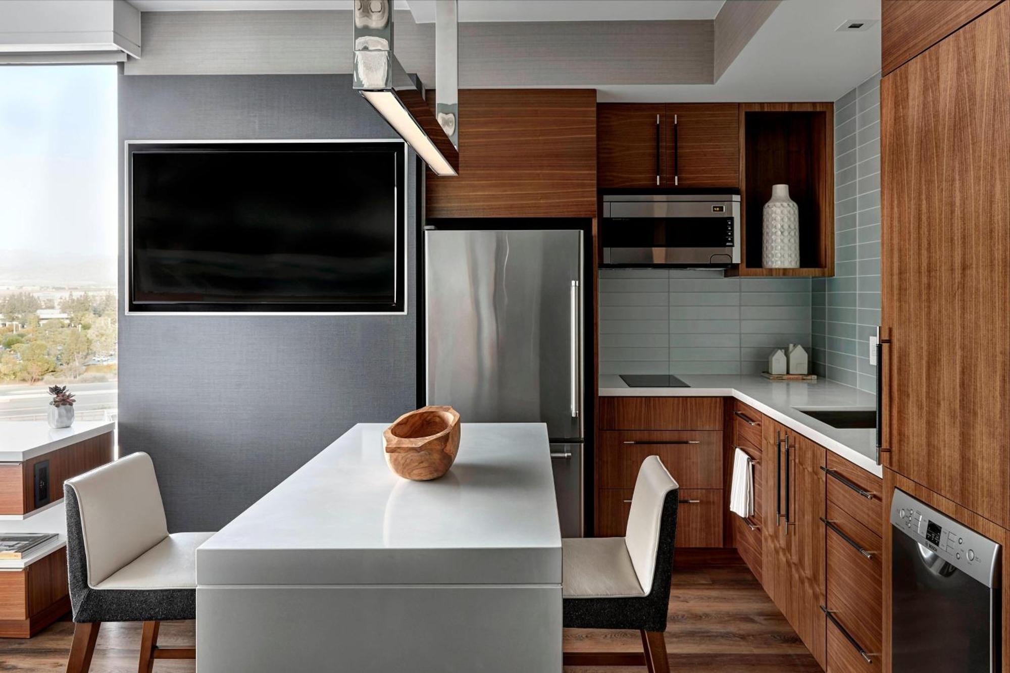 King Suite Kitchen
