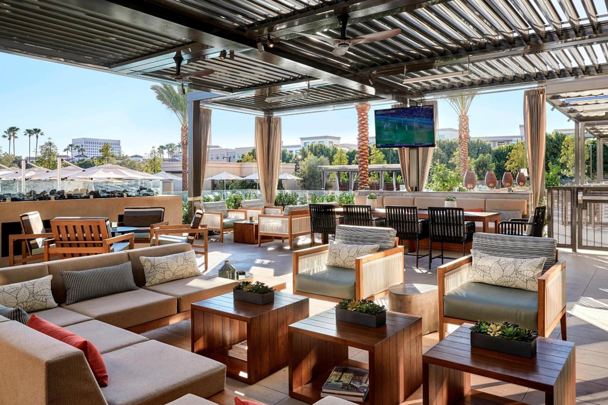 King Room M Club Access