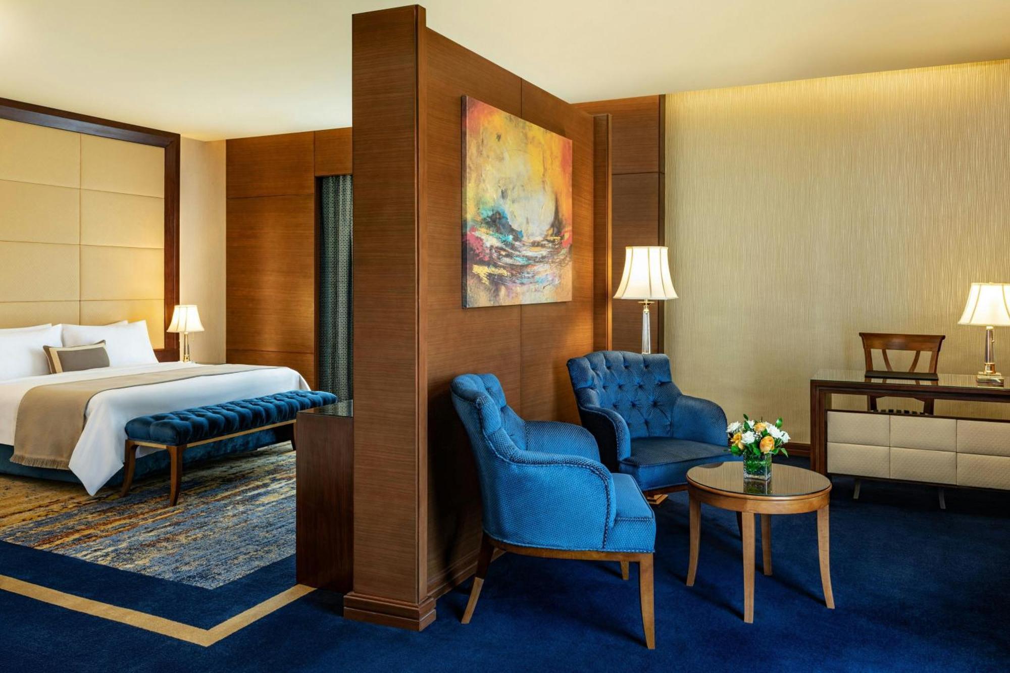 Grand Deluxe Kamer met 1 Kingsize Bed en Extra Ruimte - Balkon