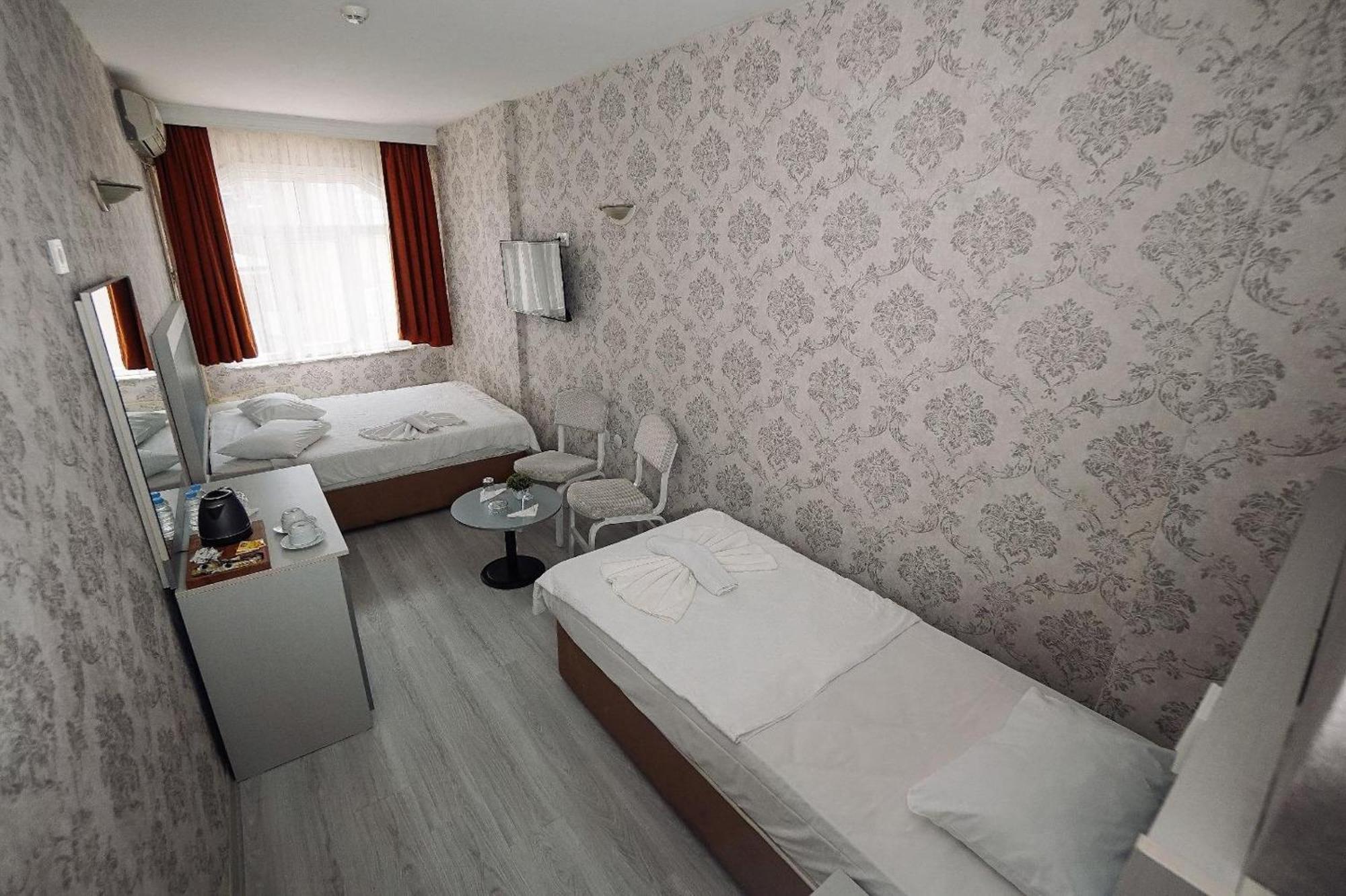 Triple Room,1633974350:JPEG