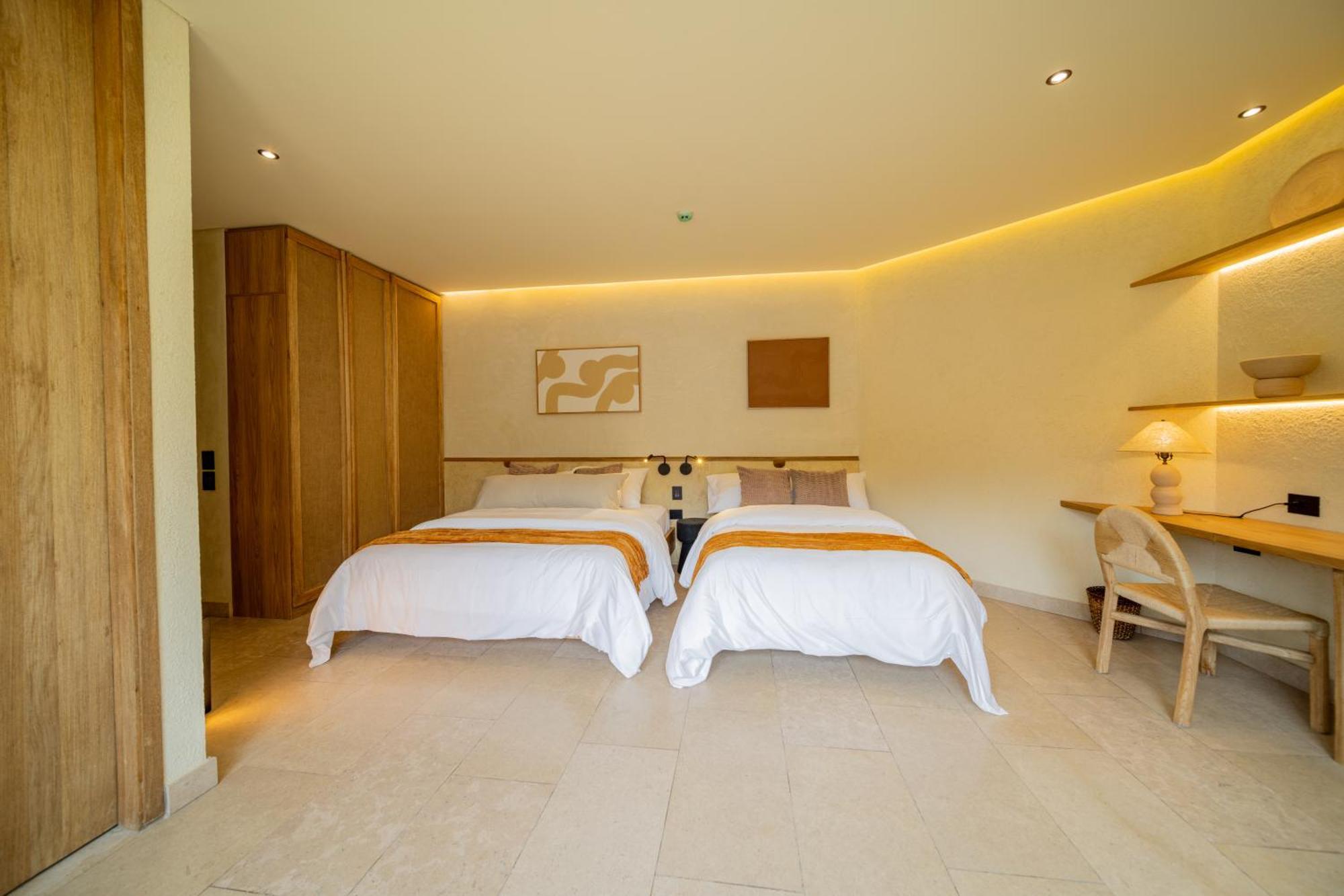 Deluxe Twin Room,1634183711:JPEG