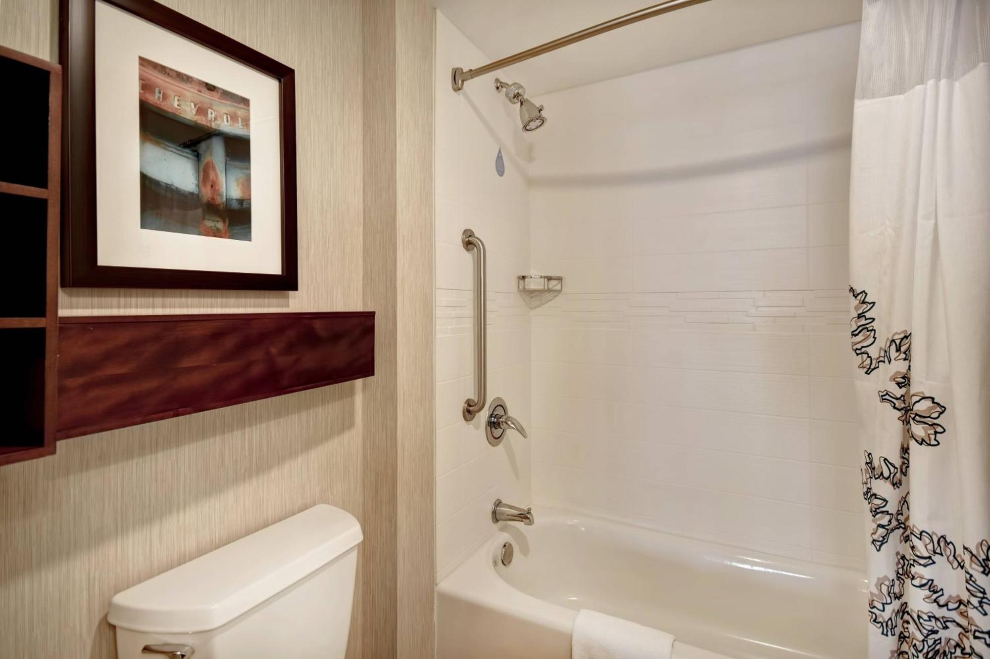 One-Bedroom Queen Suite with Sofa Bed - Allergy Friendly