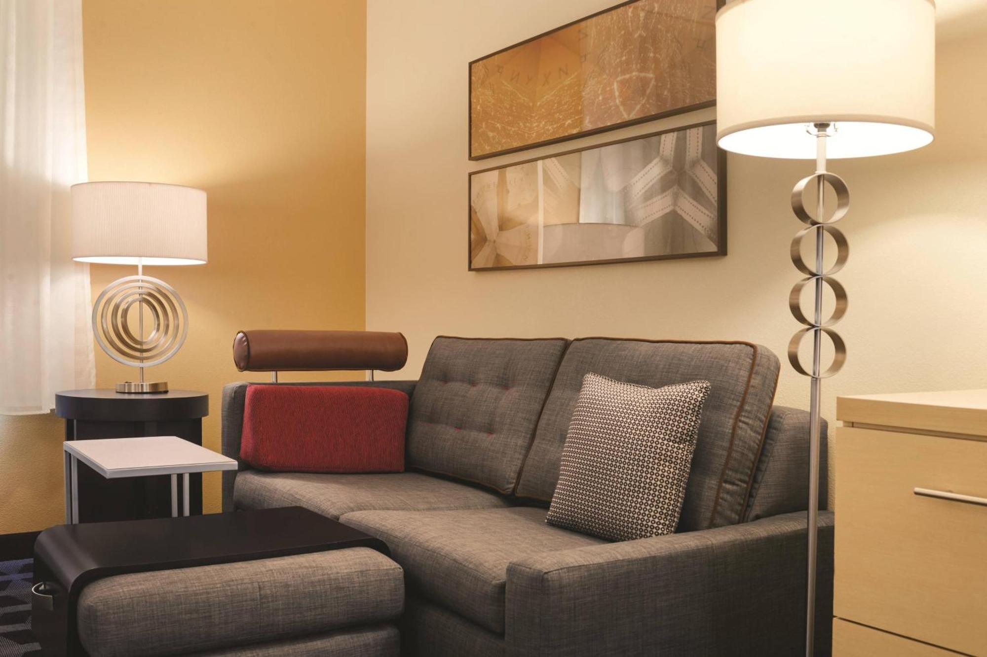 Queen Studio with Sofa Bed - Hearing Accessible
