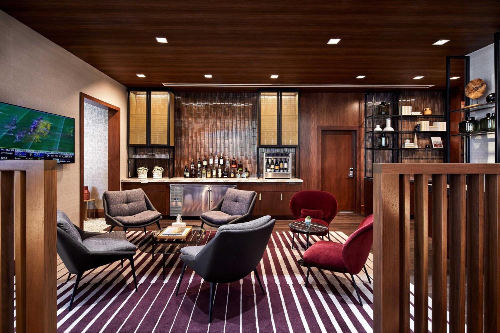 Executive Suite Club level Executive Suite City view