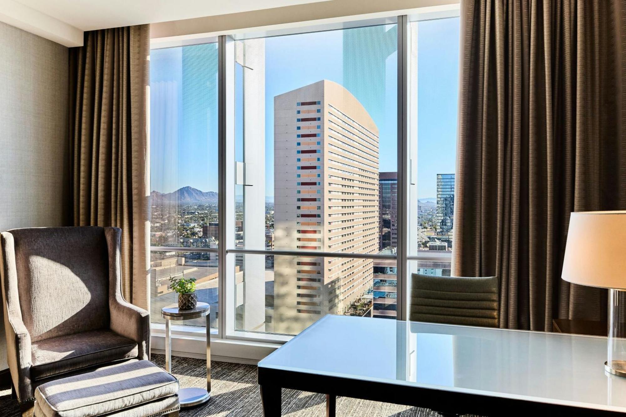 Deluxe King Room Premium View