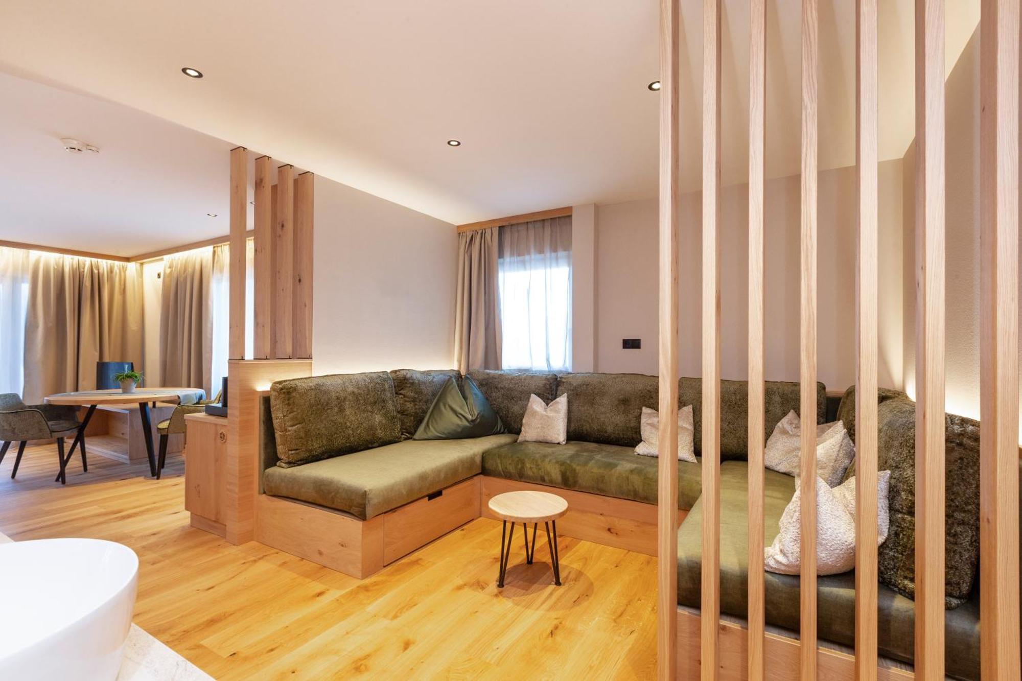 Suite mit Poolblick