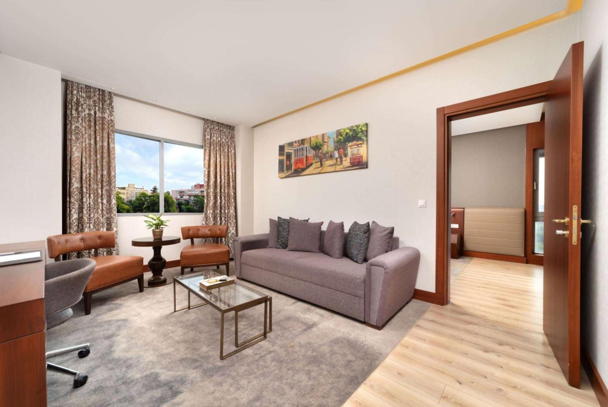 King Suite City View,1679588989:JPEG