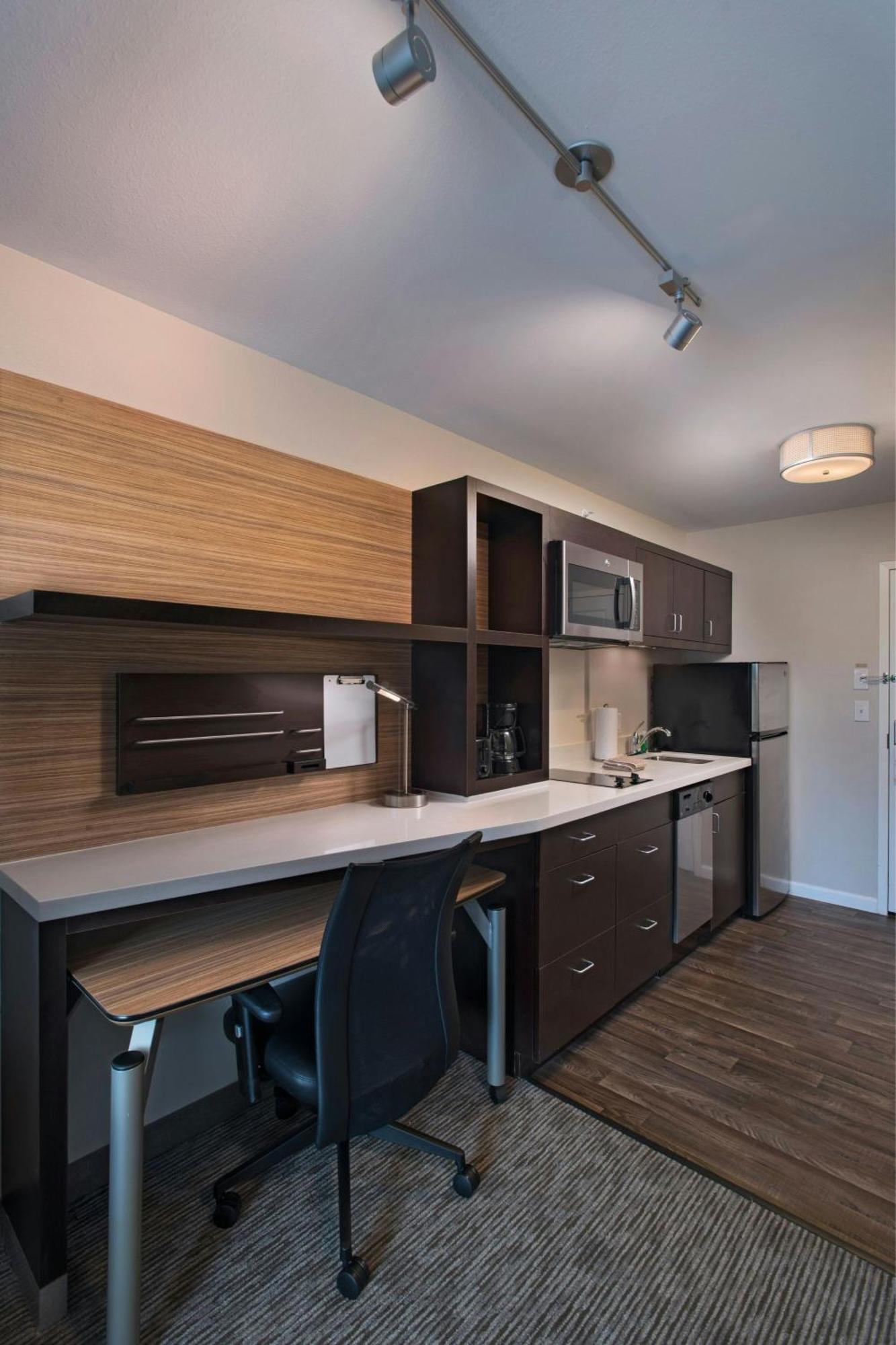 One-Bedroom King Suite