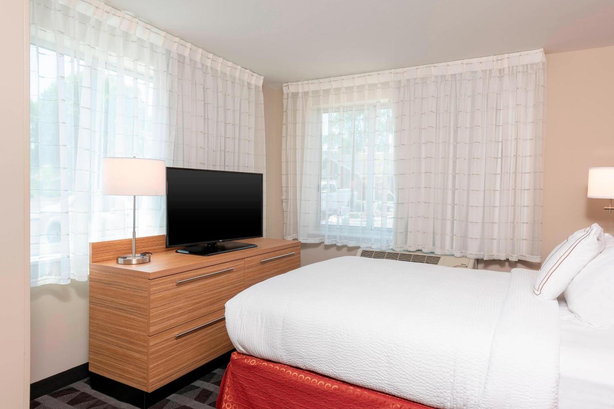 One-Bedroom Queen Suite with Sofa Bed
