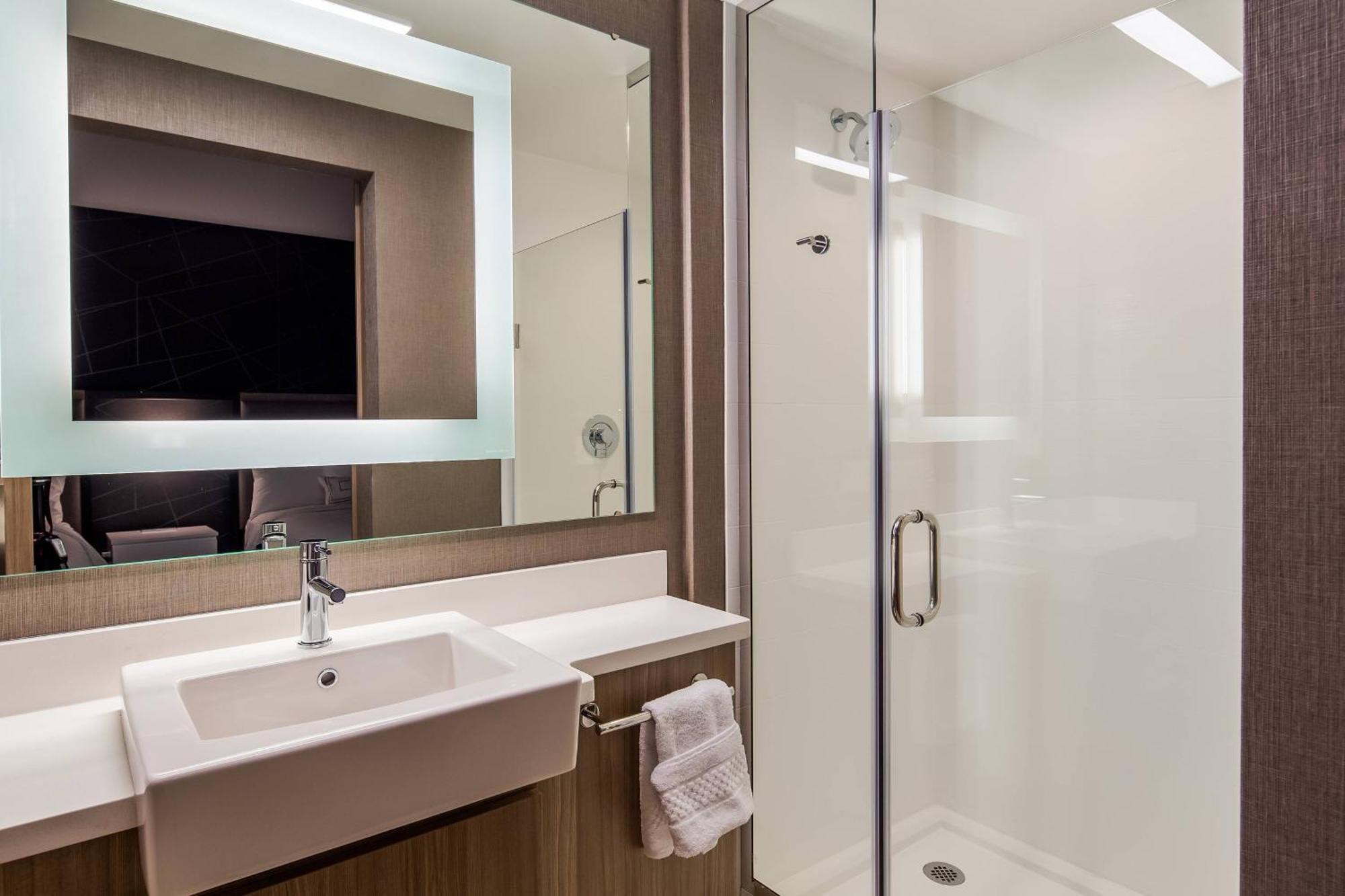 Queen Suite with Two Queen Beds and Trundle Sofa - Hearing Accessible