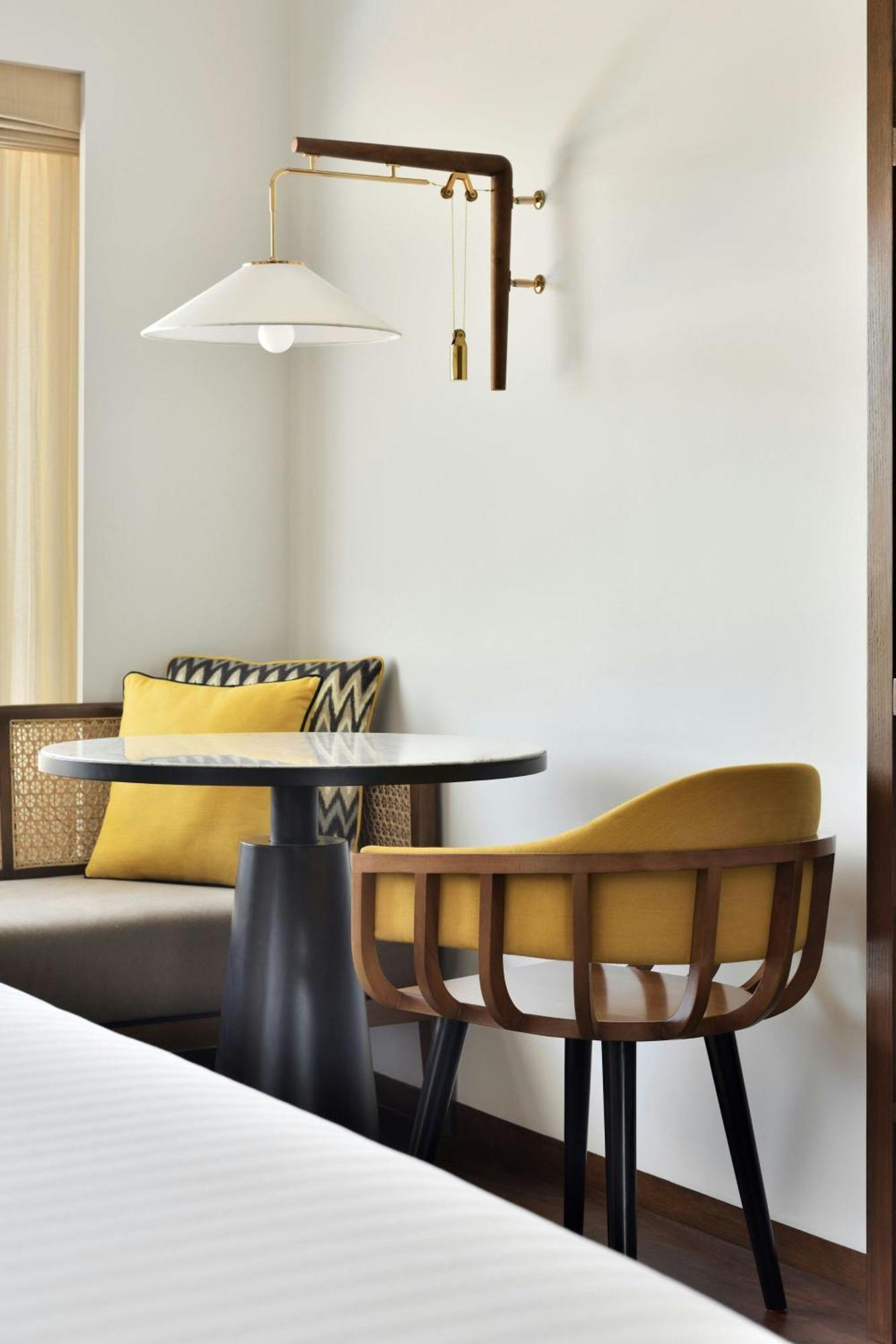 Executive King Room, Guest Room, Complimentary Airport Transfers, Access to Executive Lounge and Tea Tales with Lila from 5pm to 6pm.2 Way Airport Transfers Enjoy complimentary cocktails for 2 hours with our Happy Hour offer