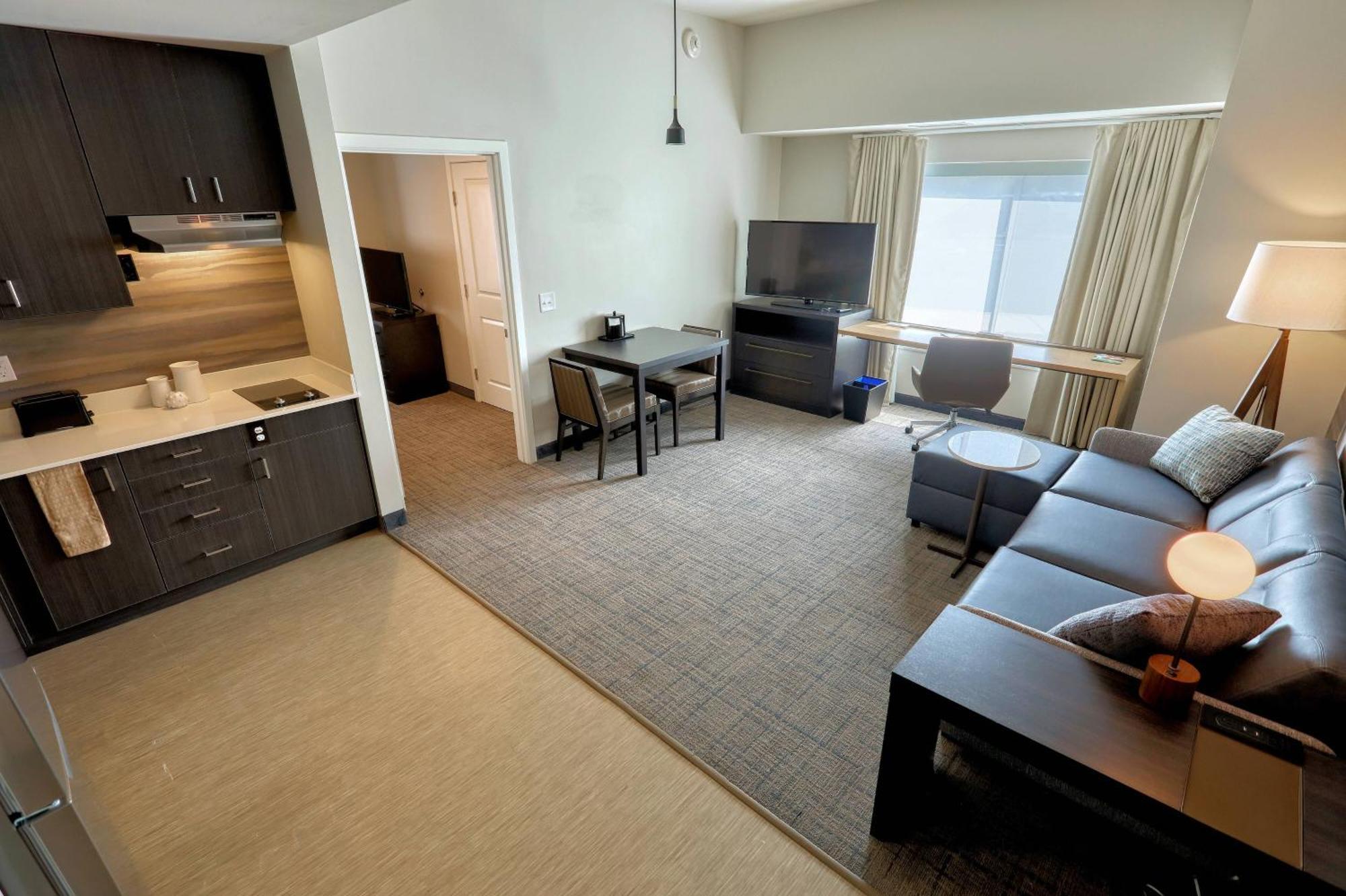 1 Bedroom Suite, 1 King, Sofa bed