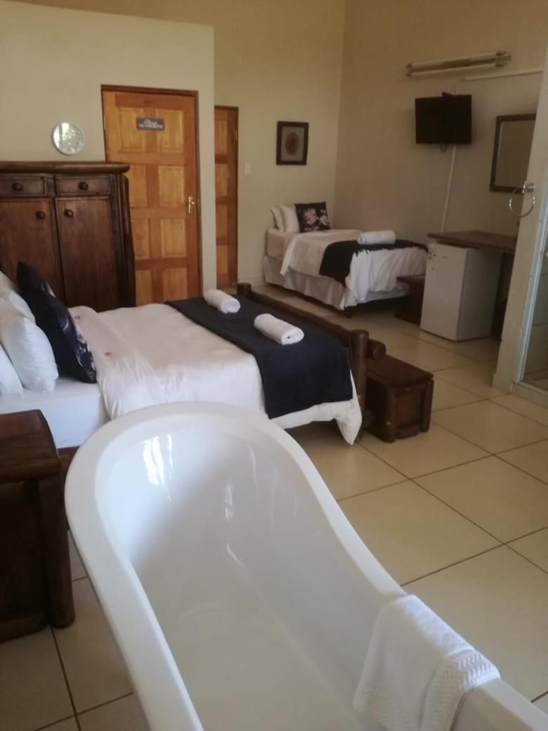 Triple Room with Bath