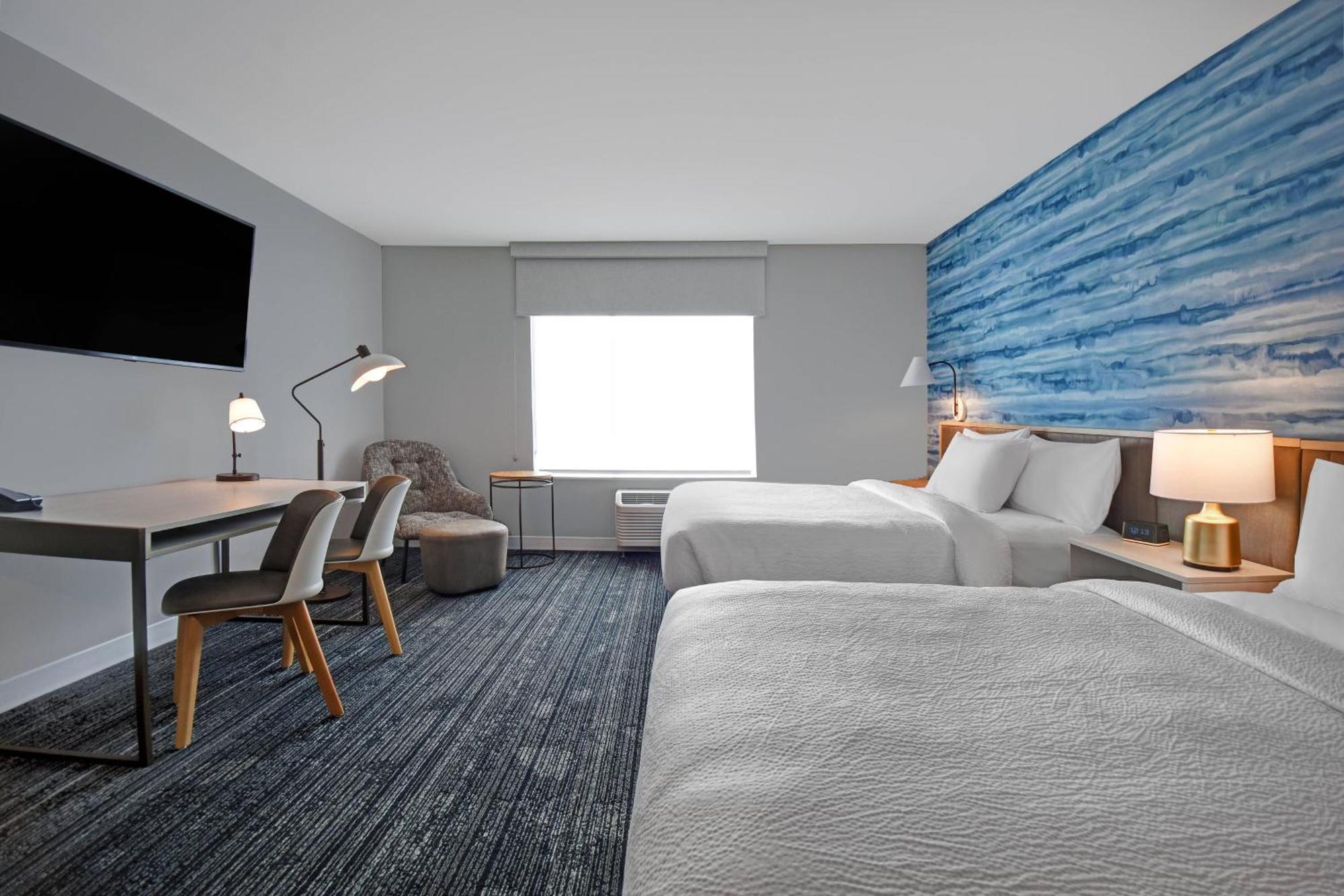 Studio with Two Queen Beds - Hearing Accessible