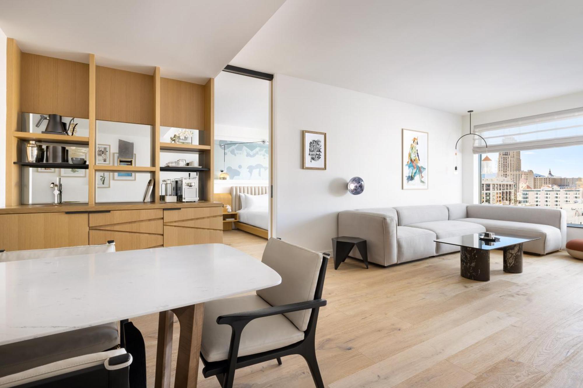 One-Bedroom Signature King Suite