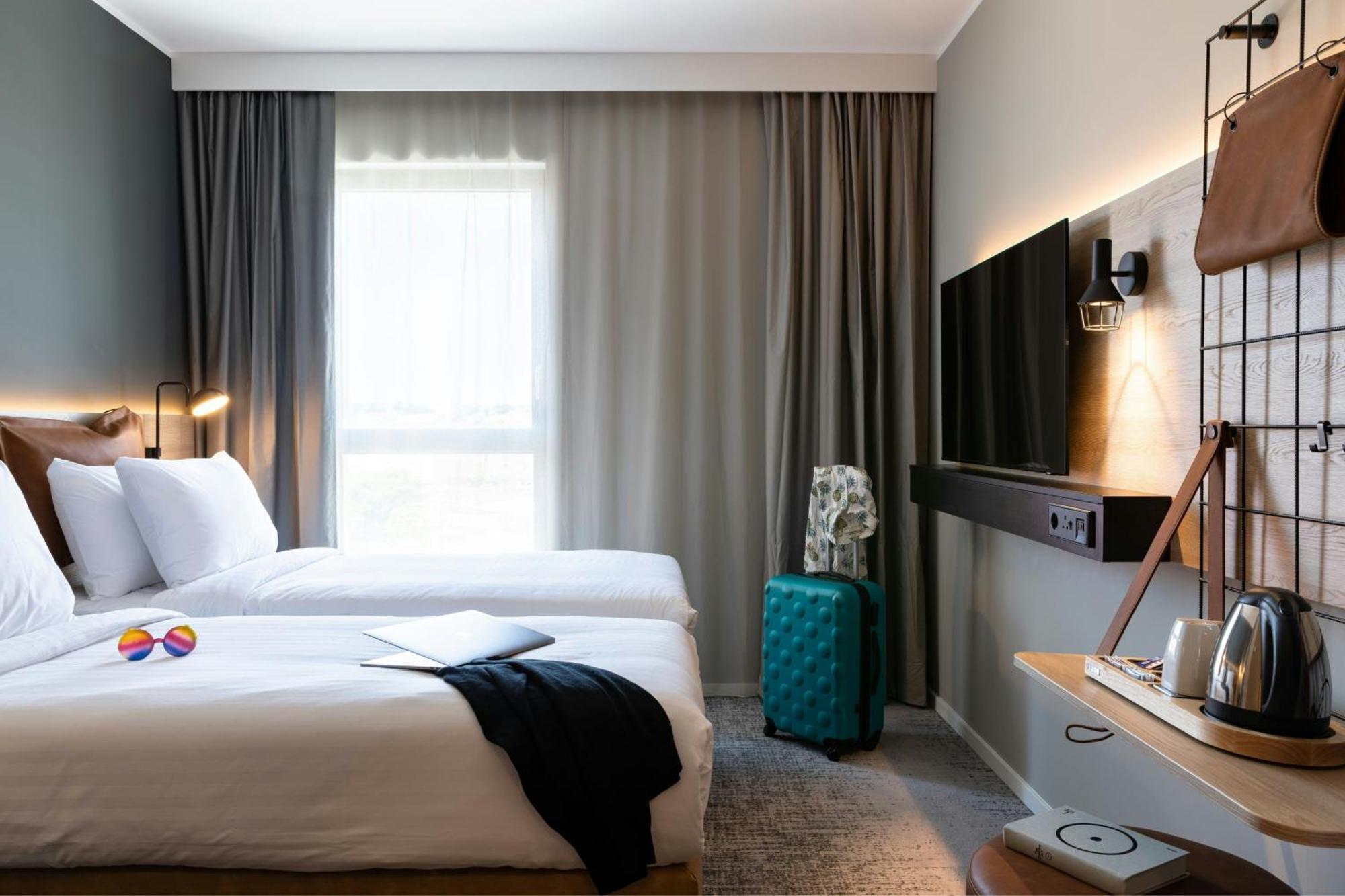 Moxy Twin Room