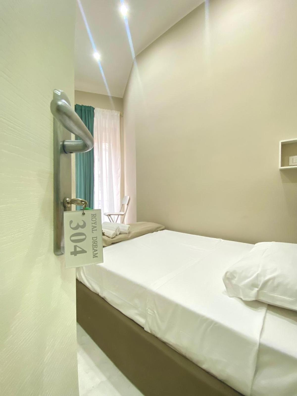 Single Room with Private Bathroom,1635068977:JPEG