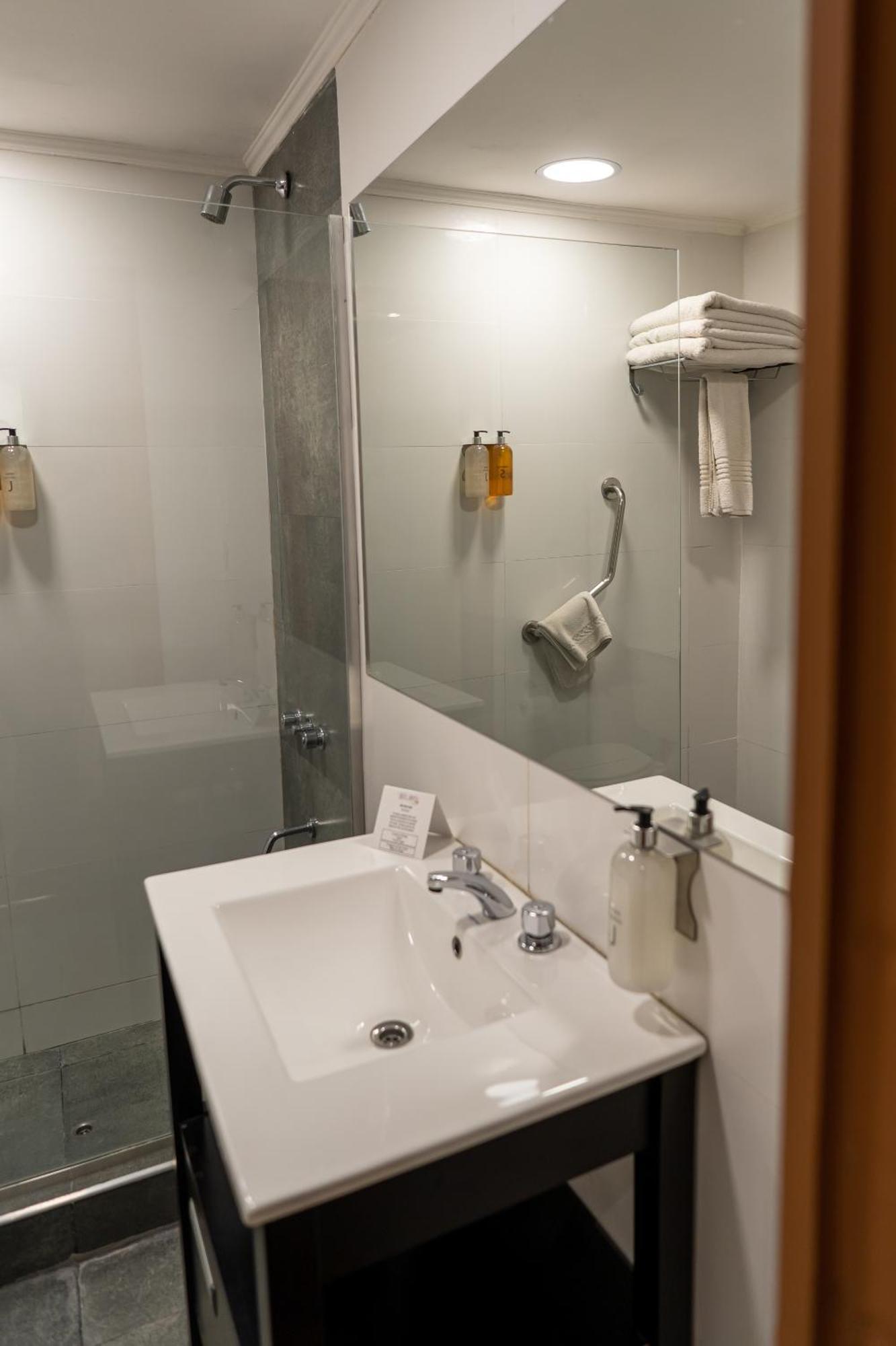 Quadruple Room,1635081857:JPEG