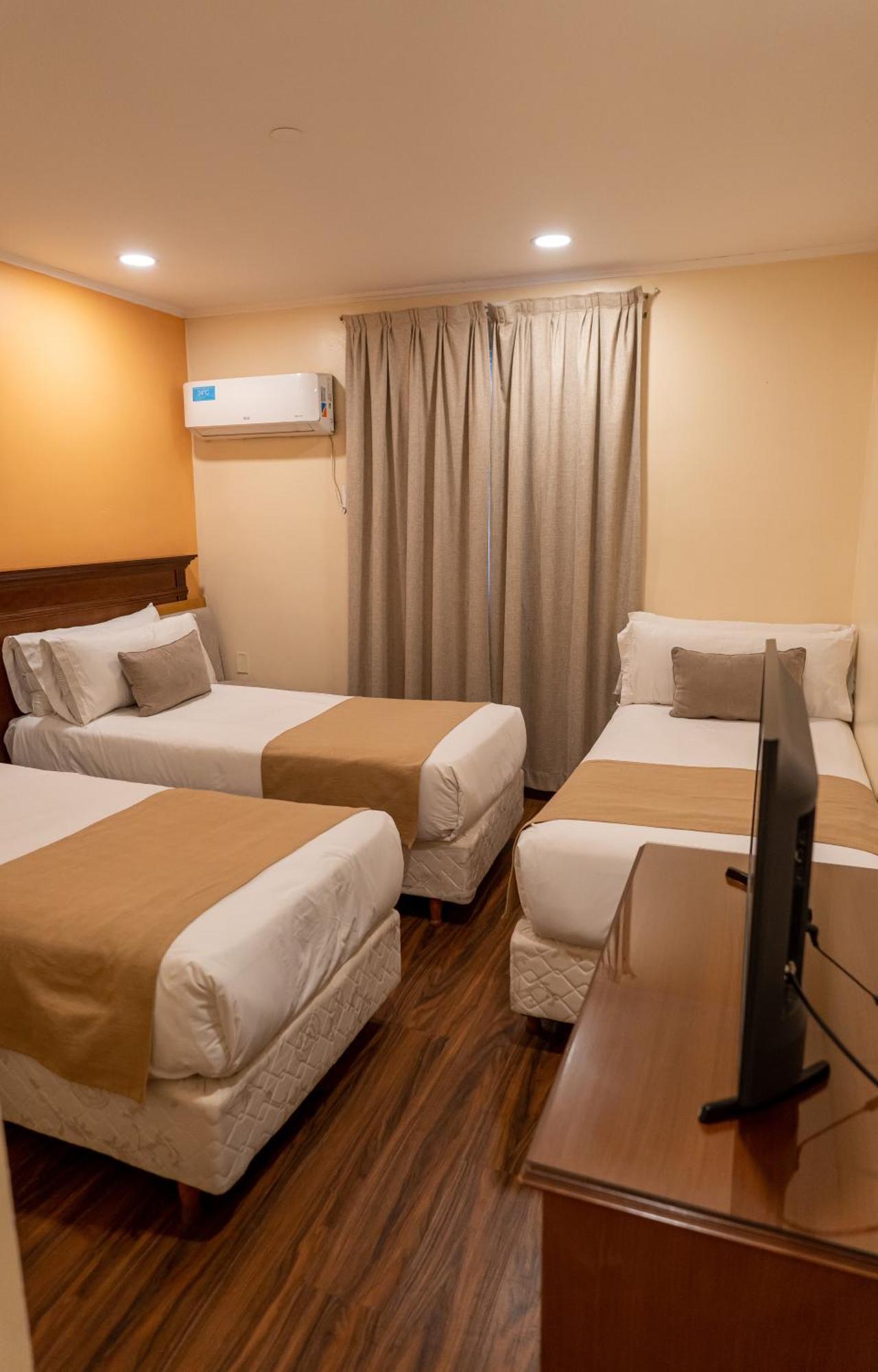 Triple Room